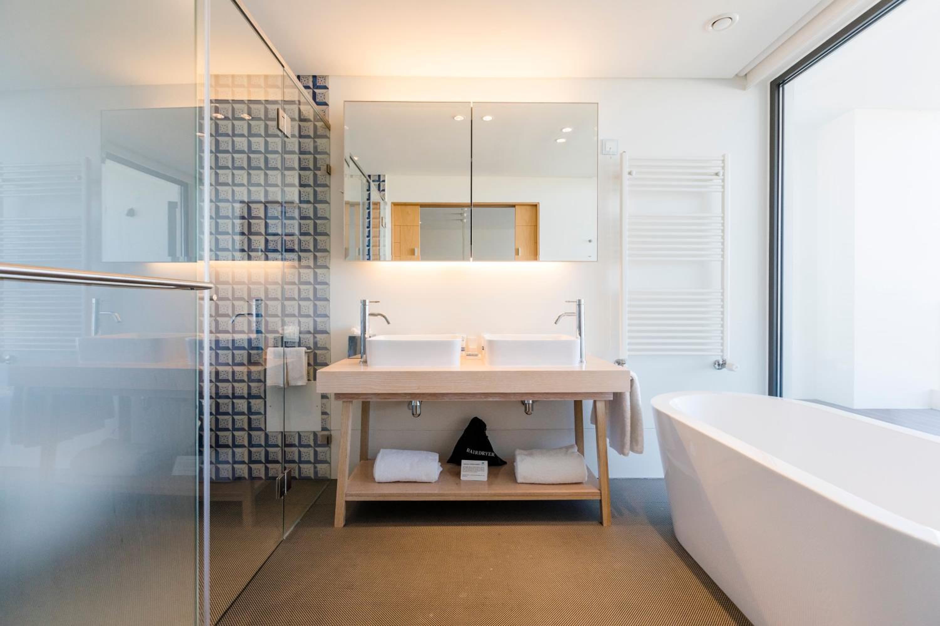 Superior Double Or Twin Room With New Years Package thumbnail 6