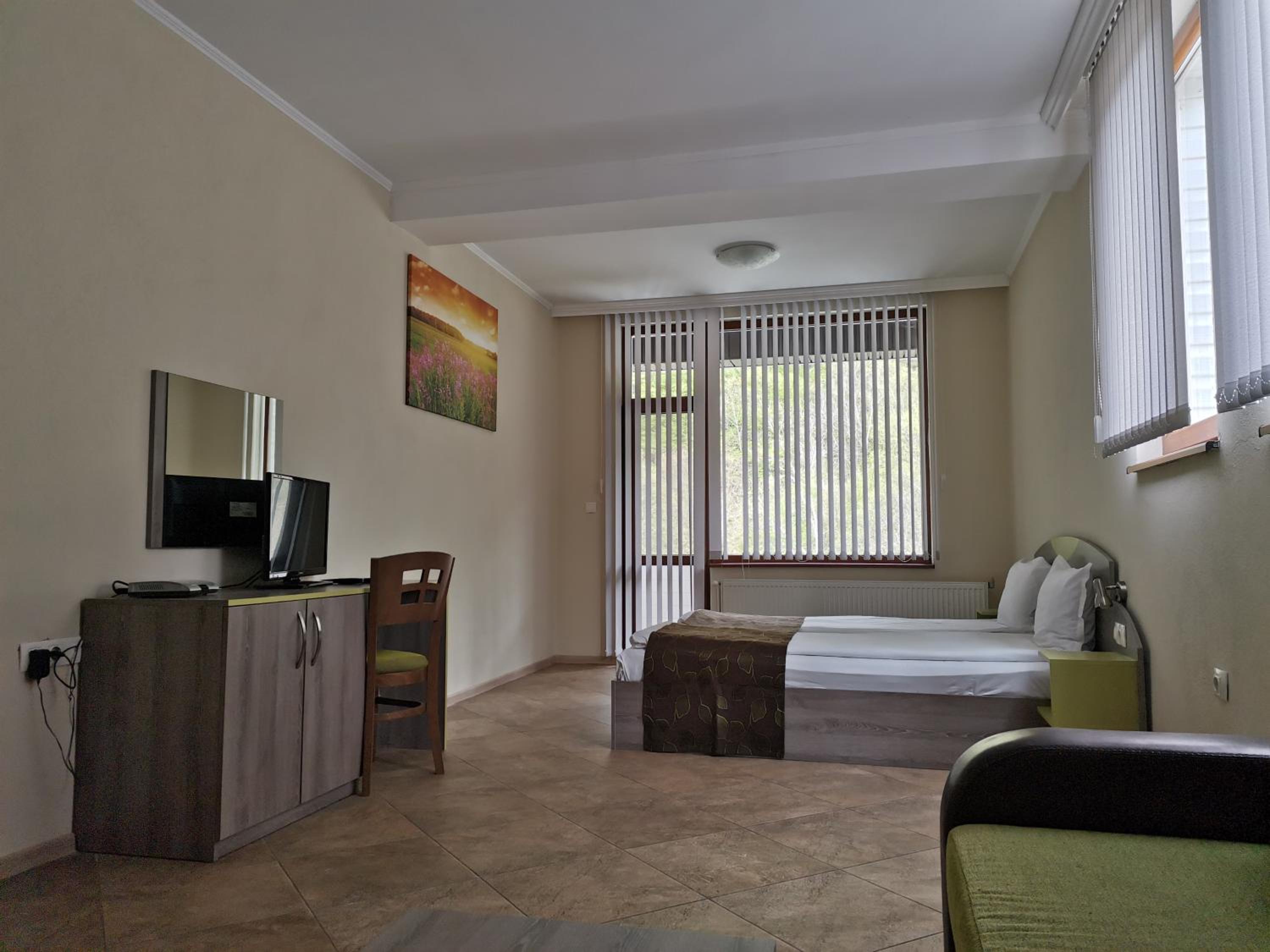 Superior King Room photo 2