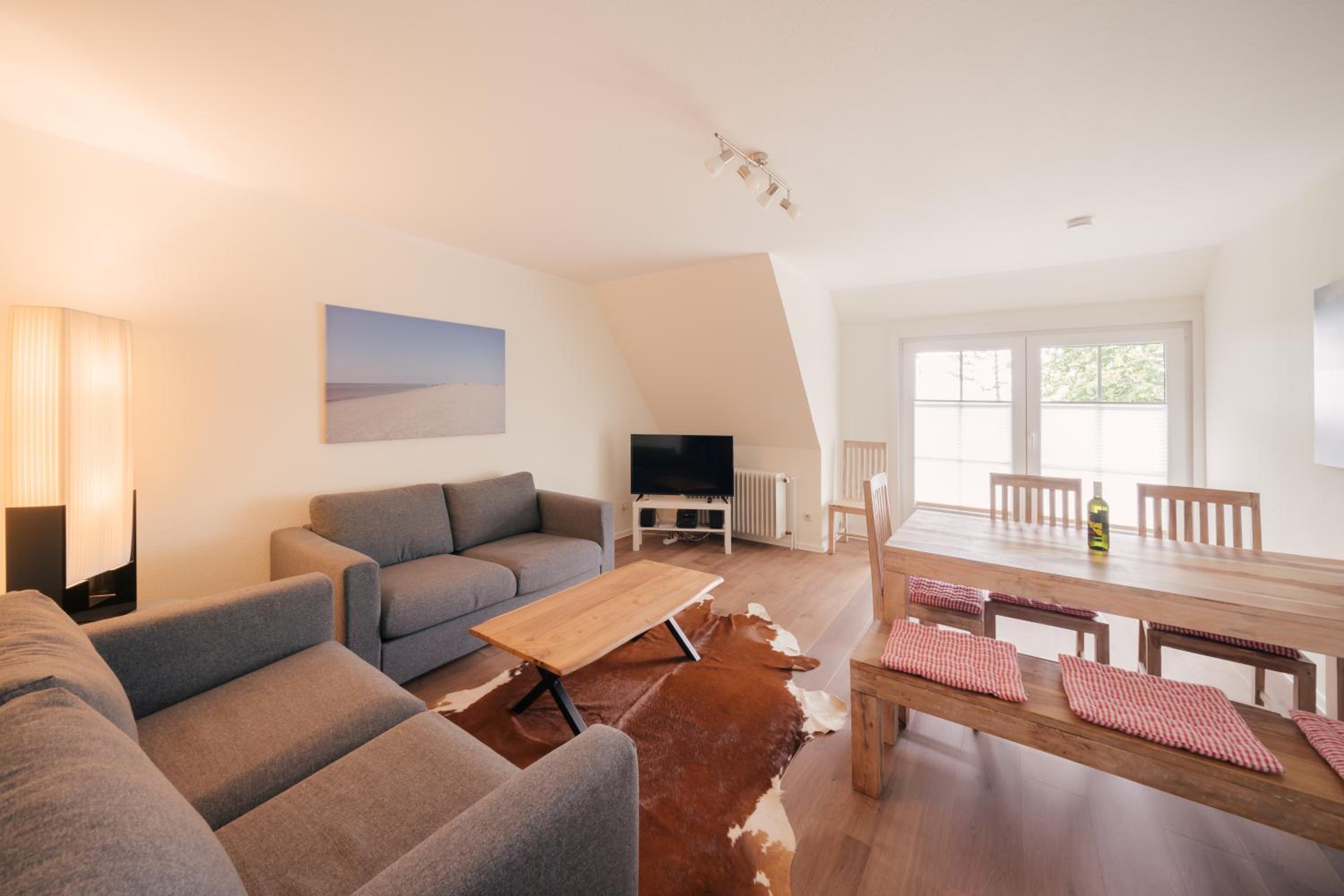 Apartment with Balcony - Photo 19