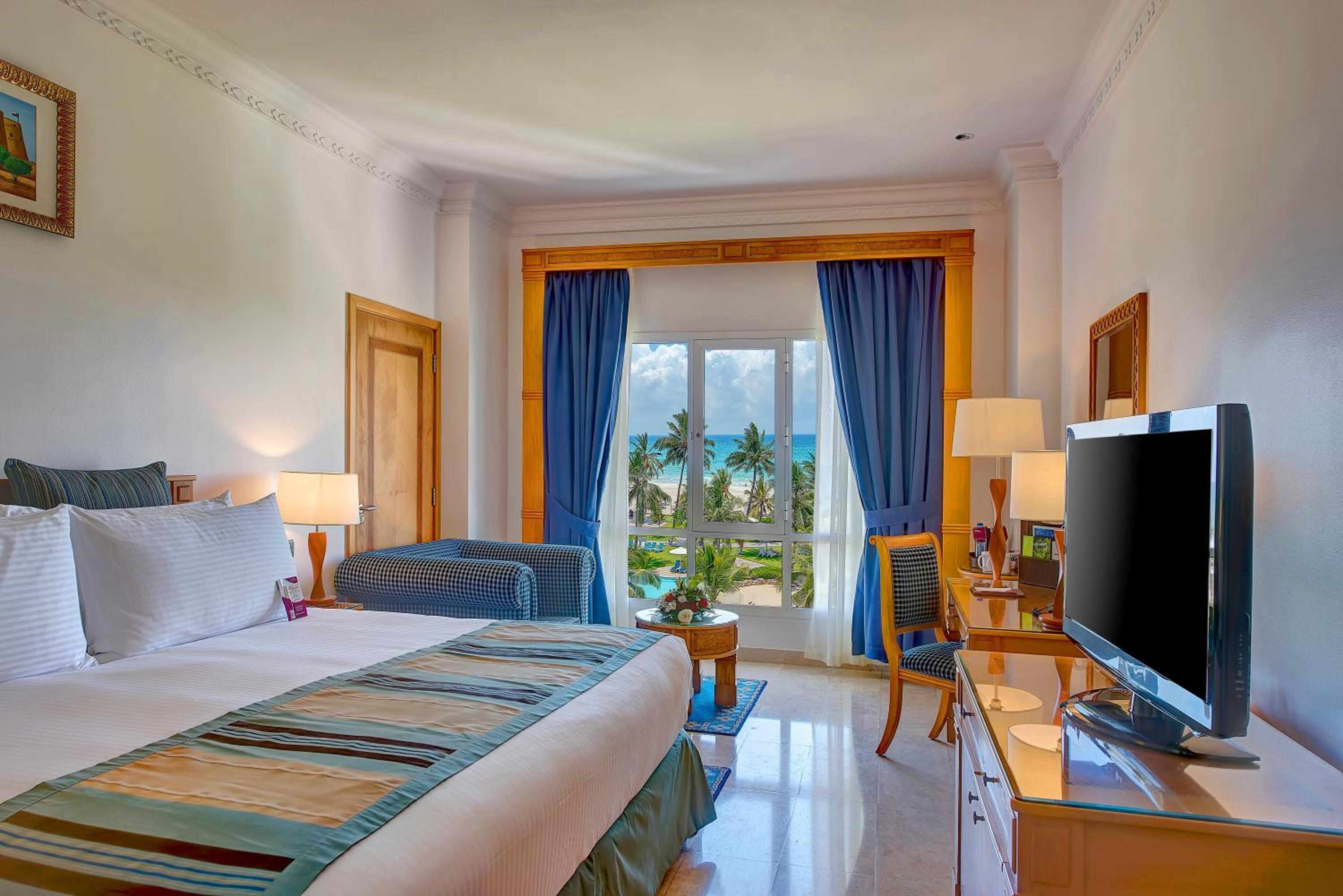 Standard King Room with Ocean View - Photo 5