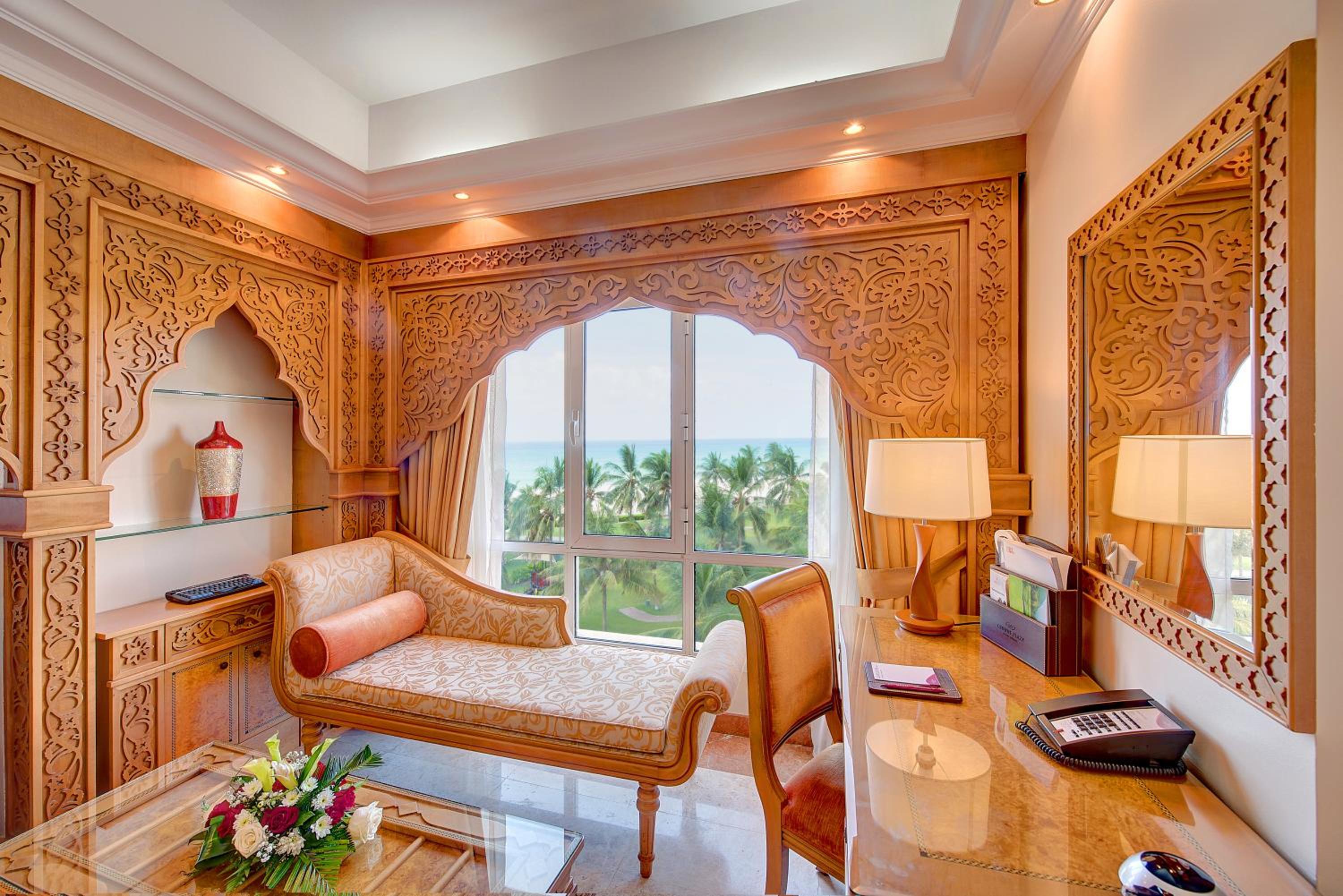 Junior King Suite with Ocean View - Photo 5