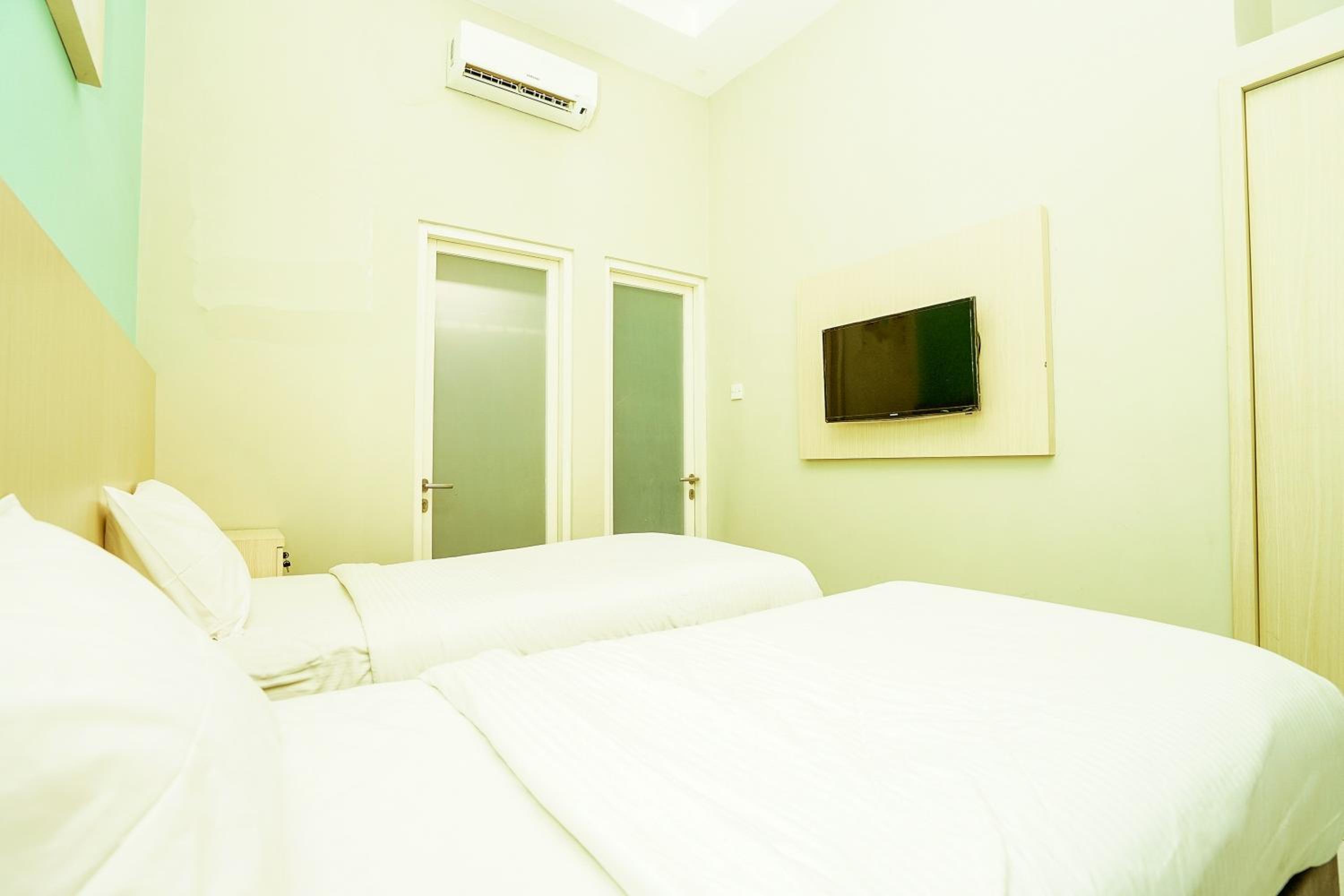 Deluxe Twin Room - Photo 18