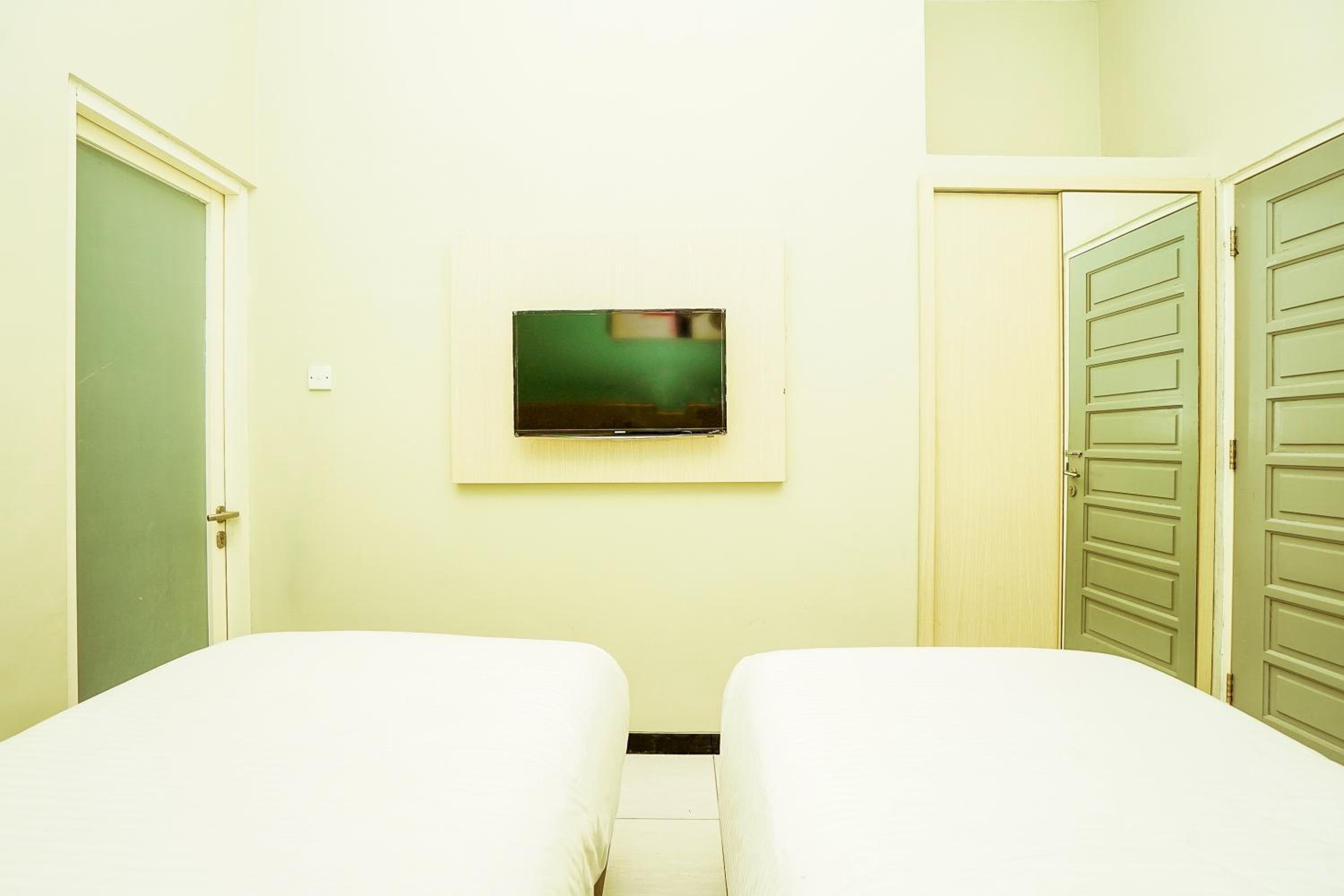 Deluxe Twin Room - Photo 17