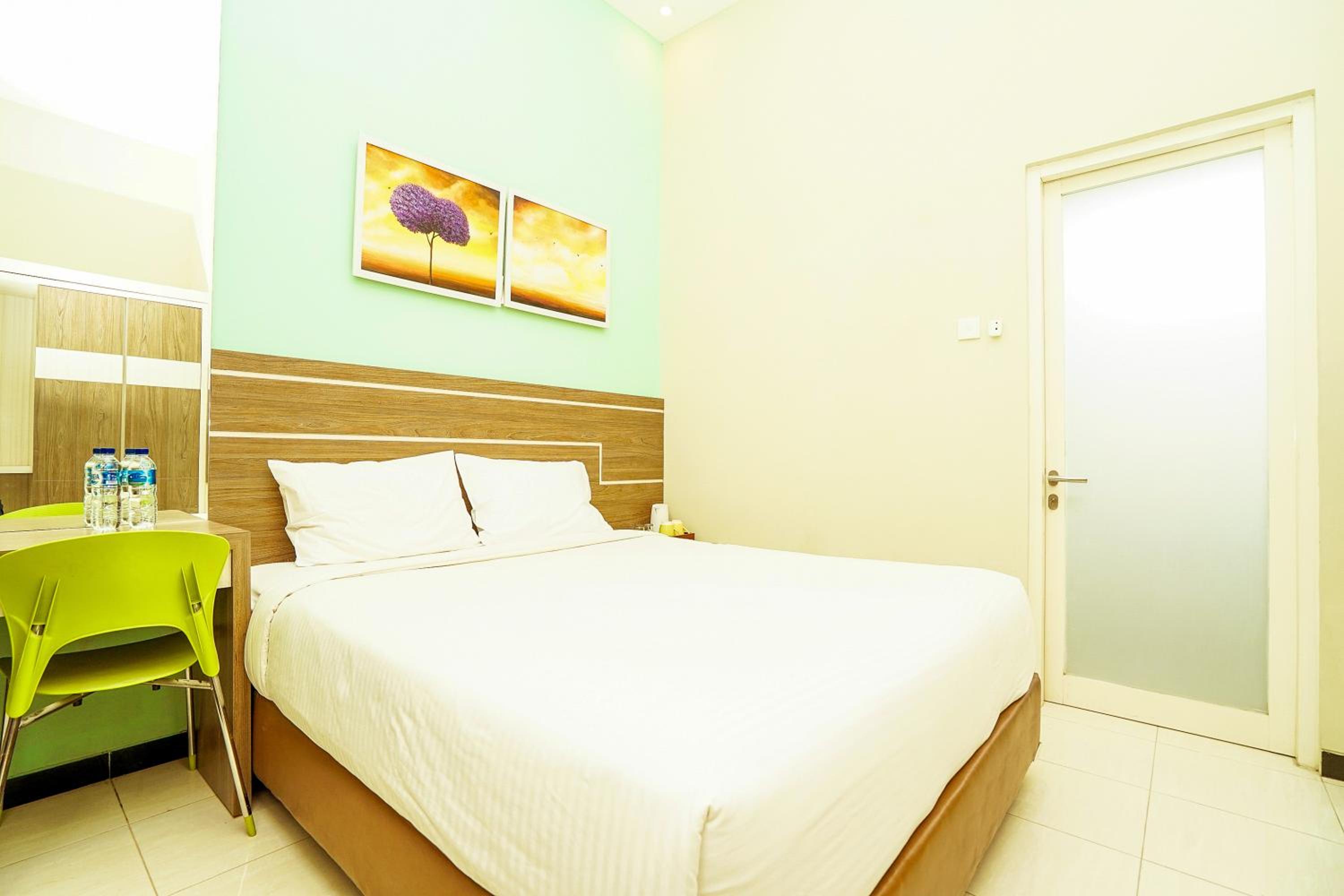 Deluxe Double Room - Photo 14