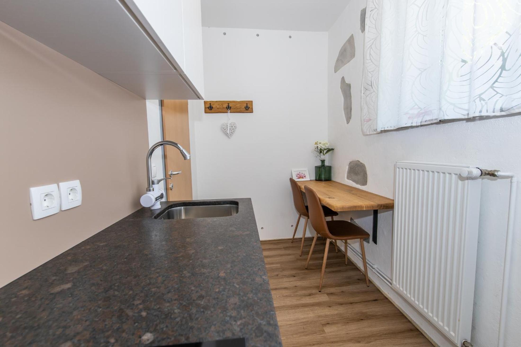 Lower Ground Floor Suite photo 2