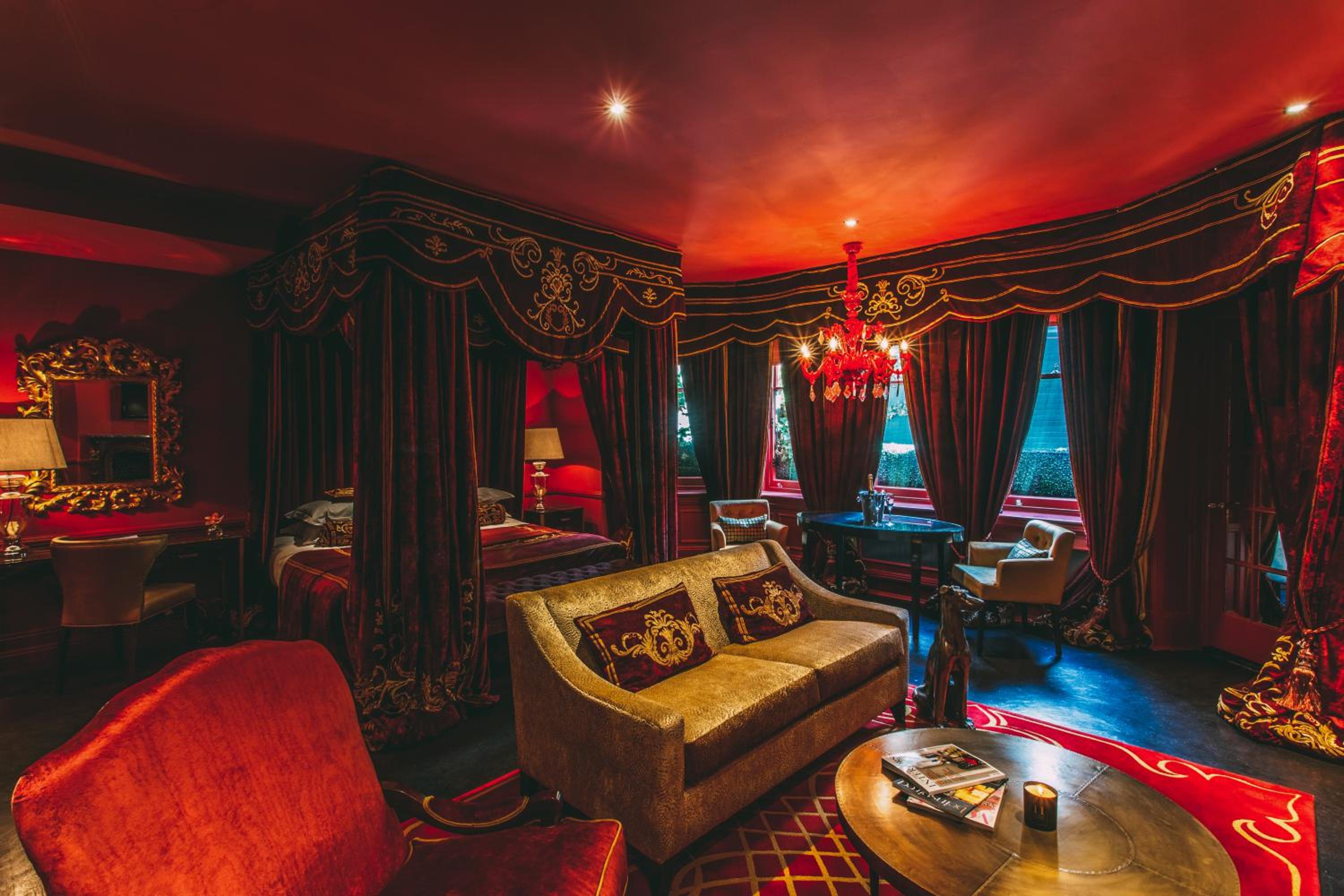 Signature Suite at 11 Cadogan Gardens photo 2