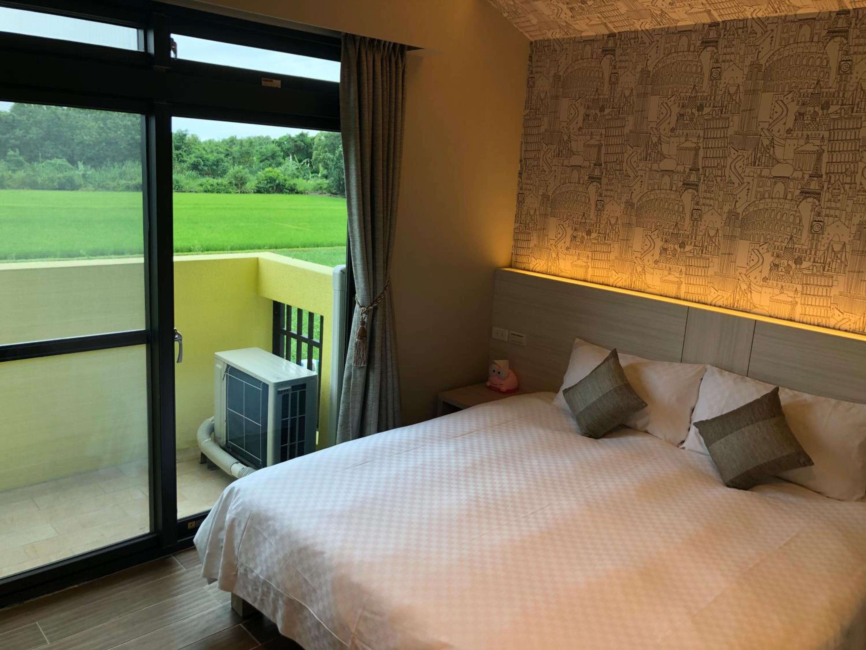 Deluxe Double Room with Balcony photo 1