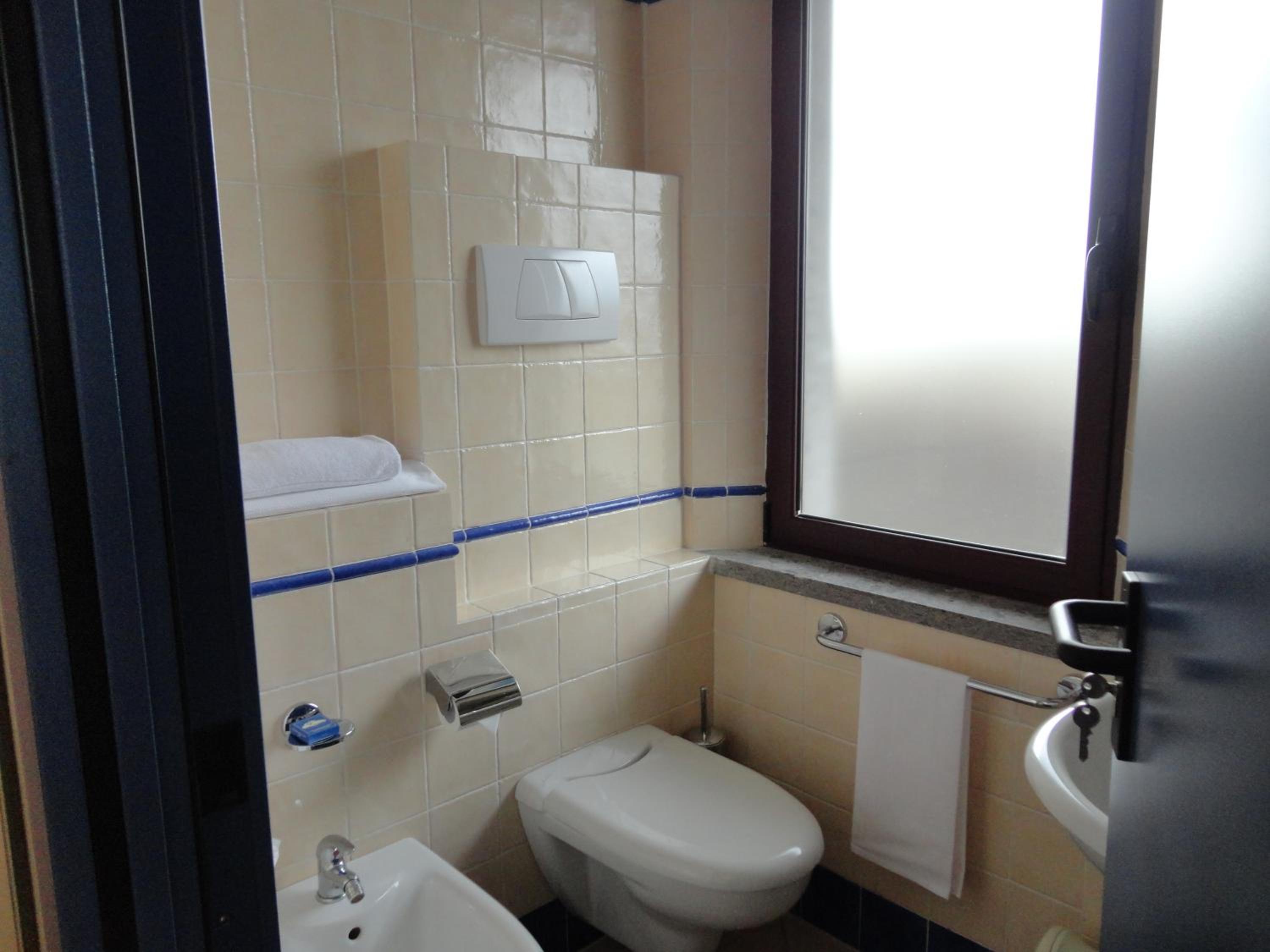 Single Room photo 2