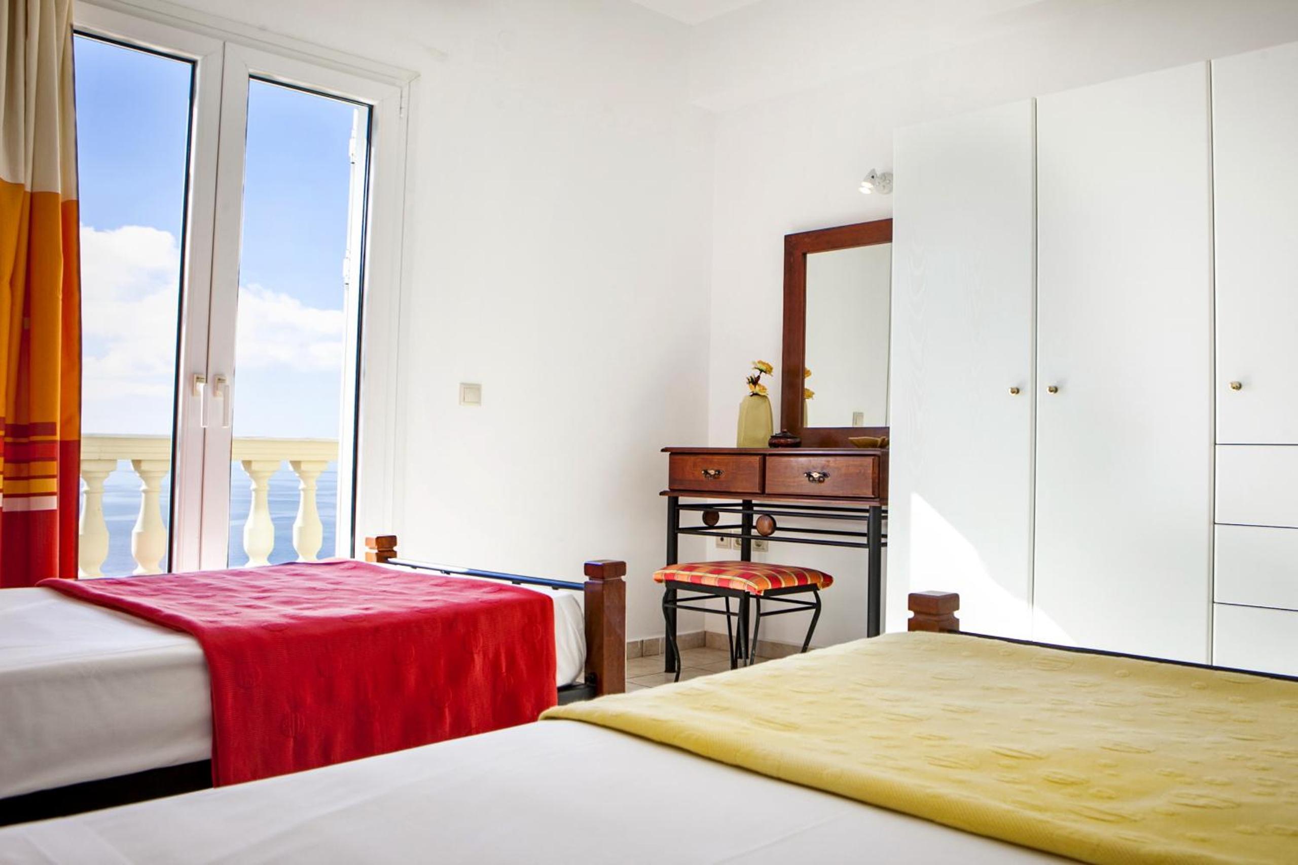 Three -Bedroom Villa photo 3