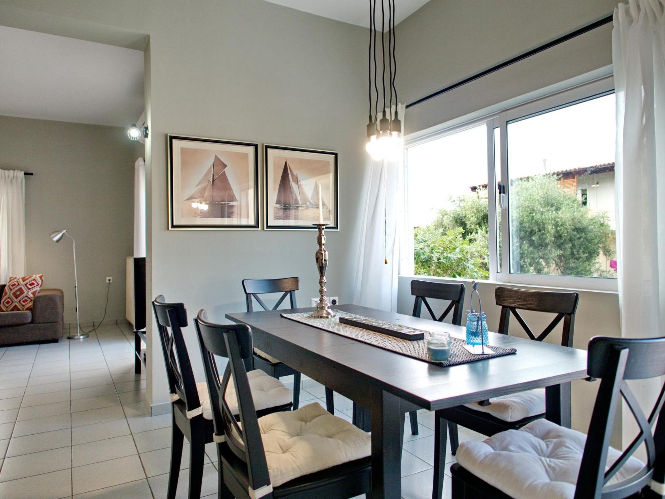 Three-Bedroom House photo 2