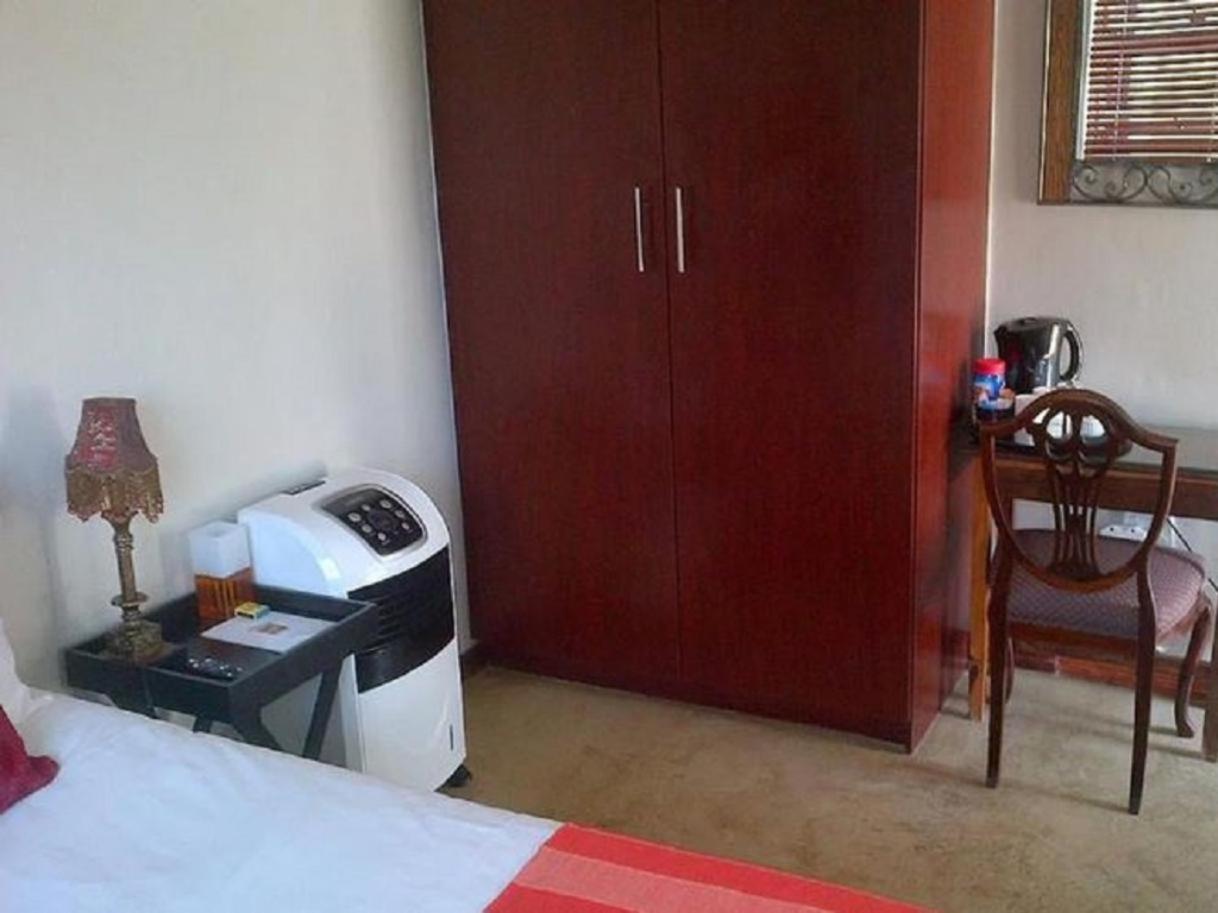 Standard Double Room - Photo 4