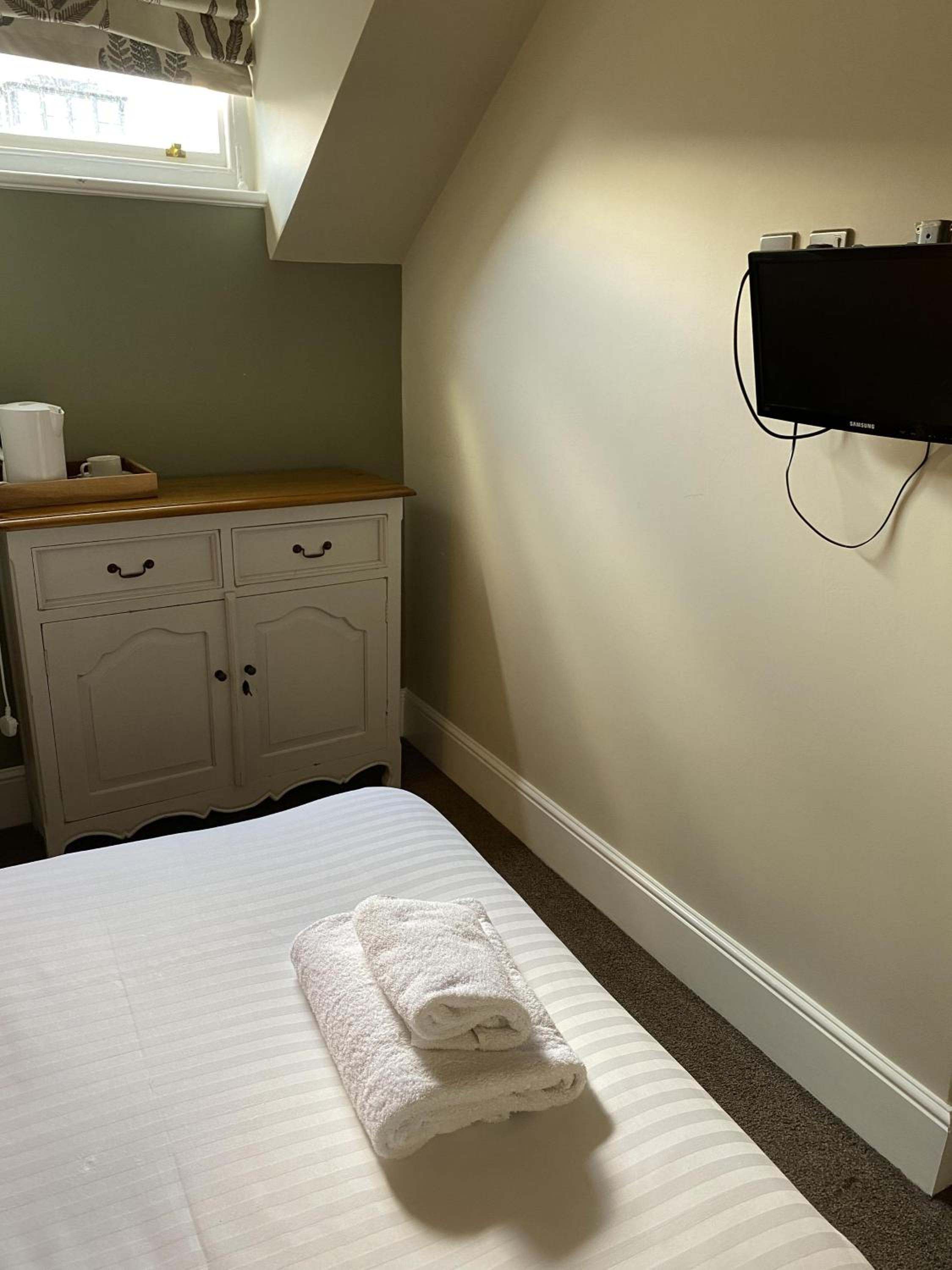 Single Room with Shower photo 3