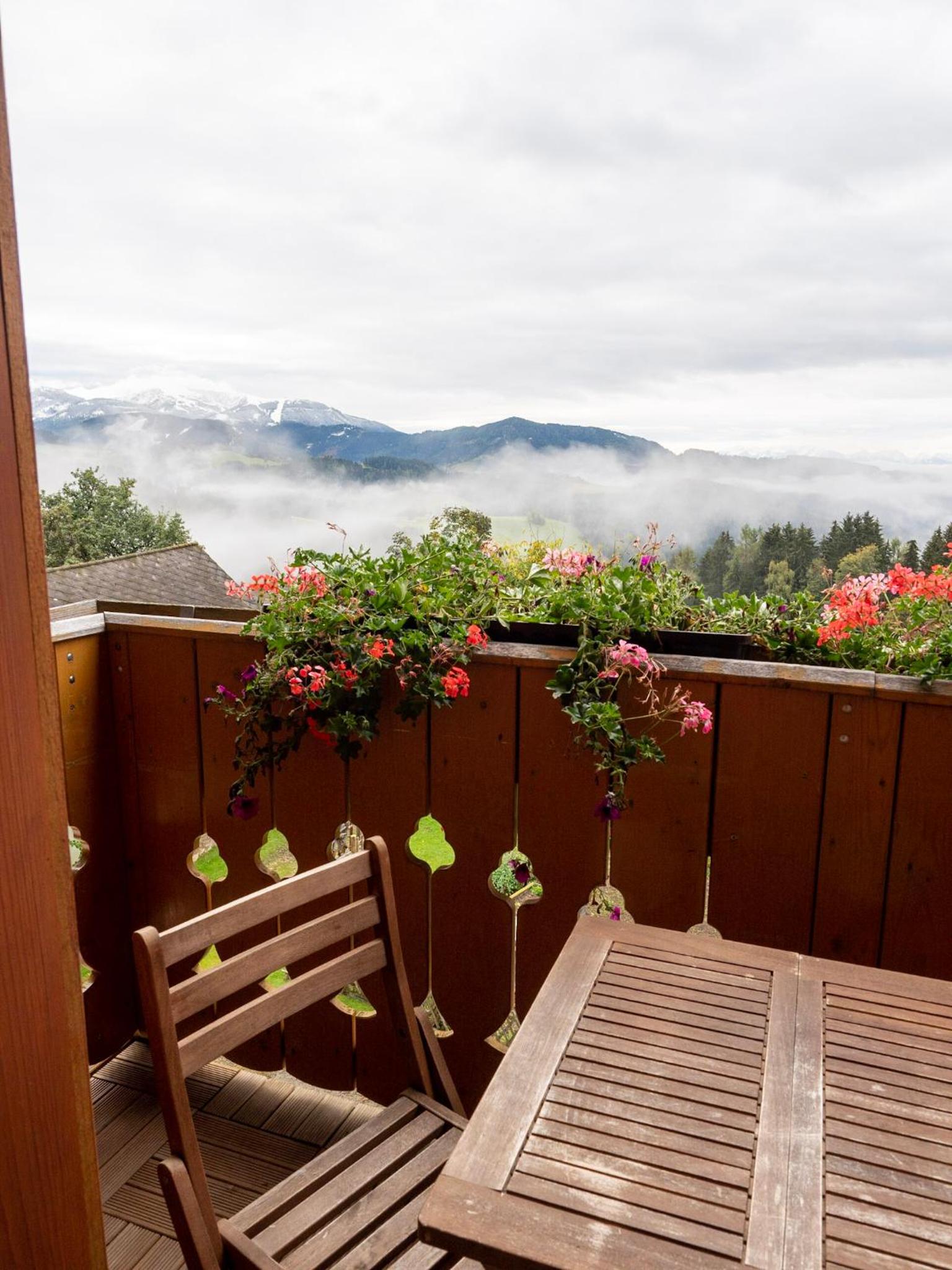 One-Bedroom Apartment with Balcony photo 3