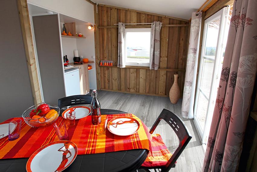 1 Bedroom Cabanon  photo 2