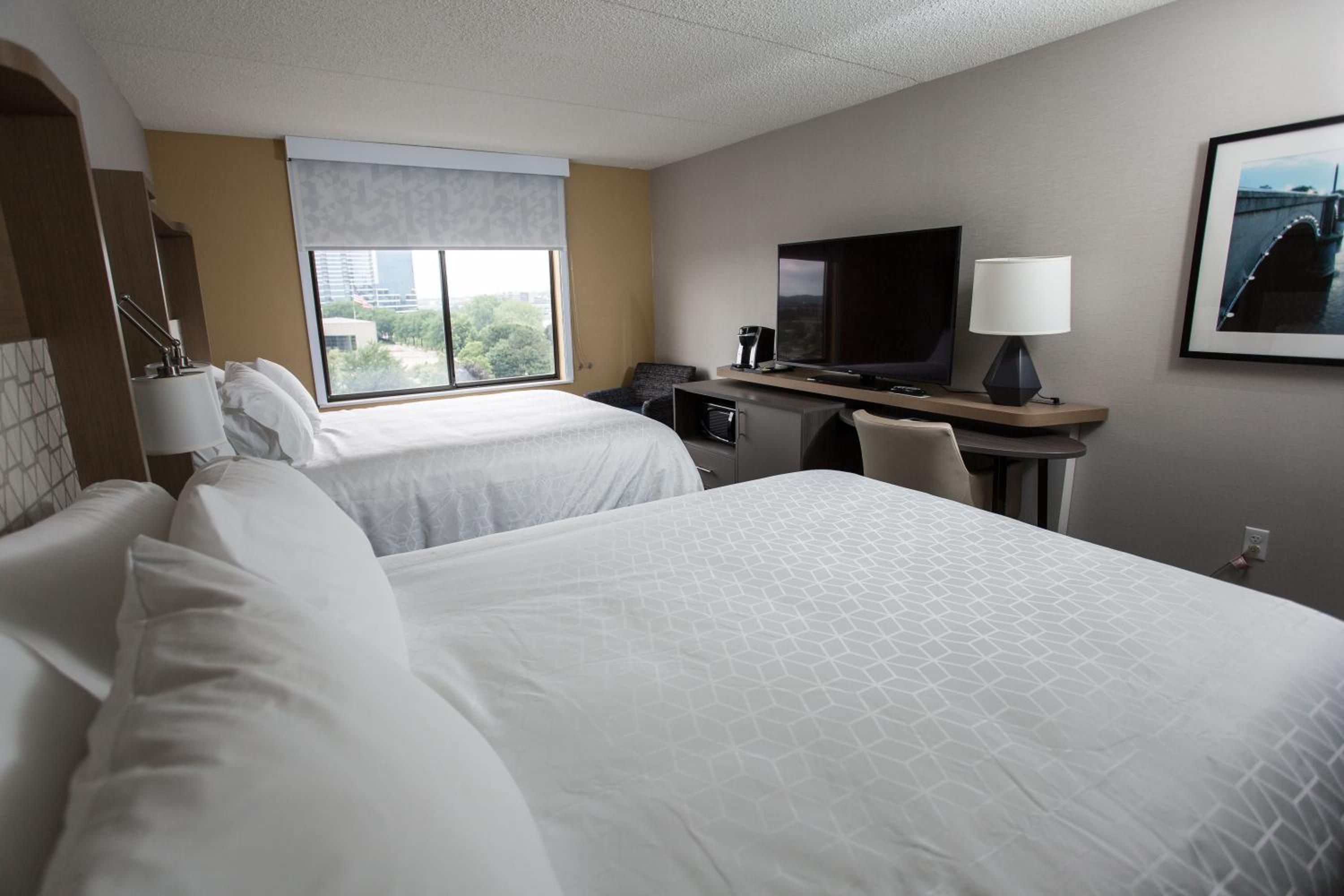 2 Queen Standard Room City View - Photo 2