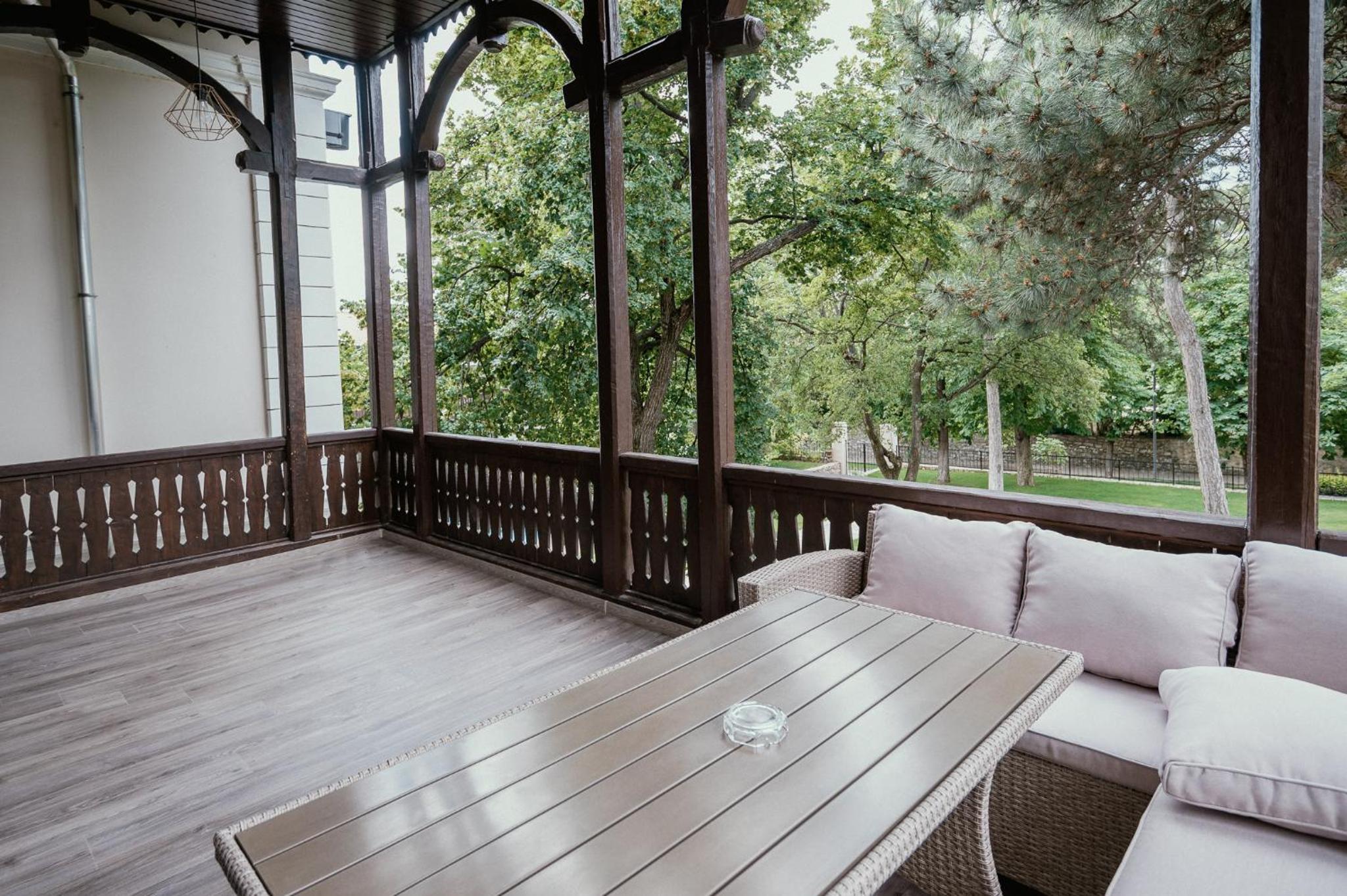 Two-Bedroom Suite with Terrace - Photo 8