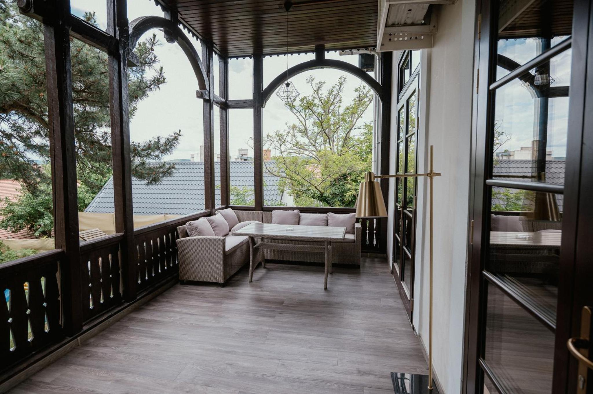 Two-Bedroom Suite with Terrace - Photo 6