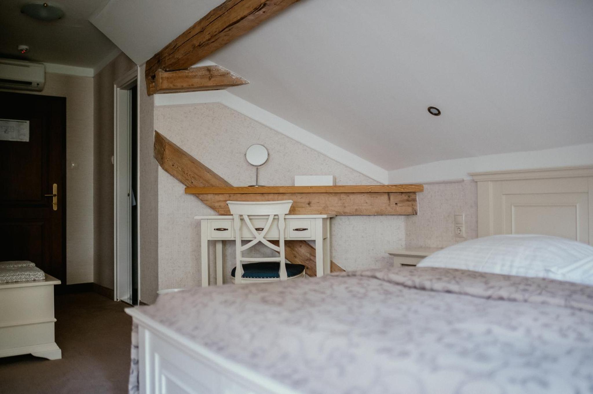 Standard Double or Twin Room - Attic - Photo 2