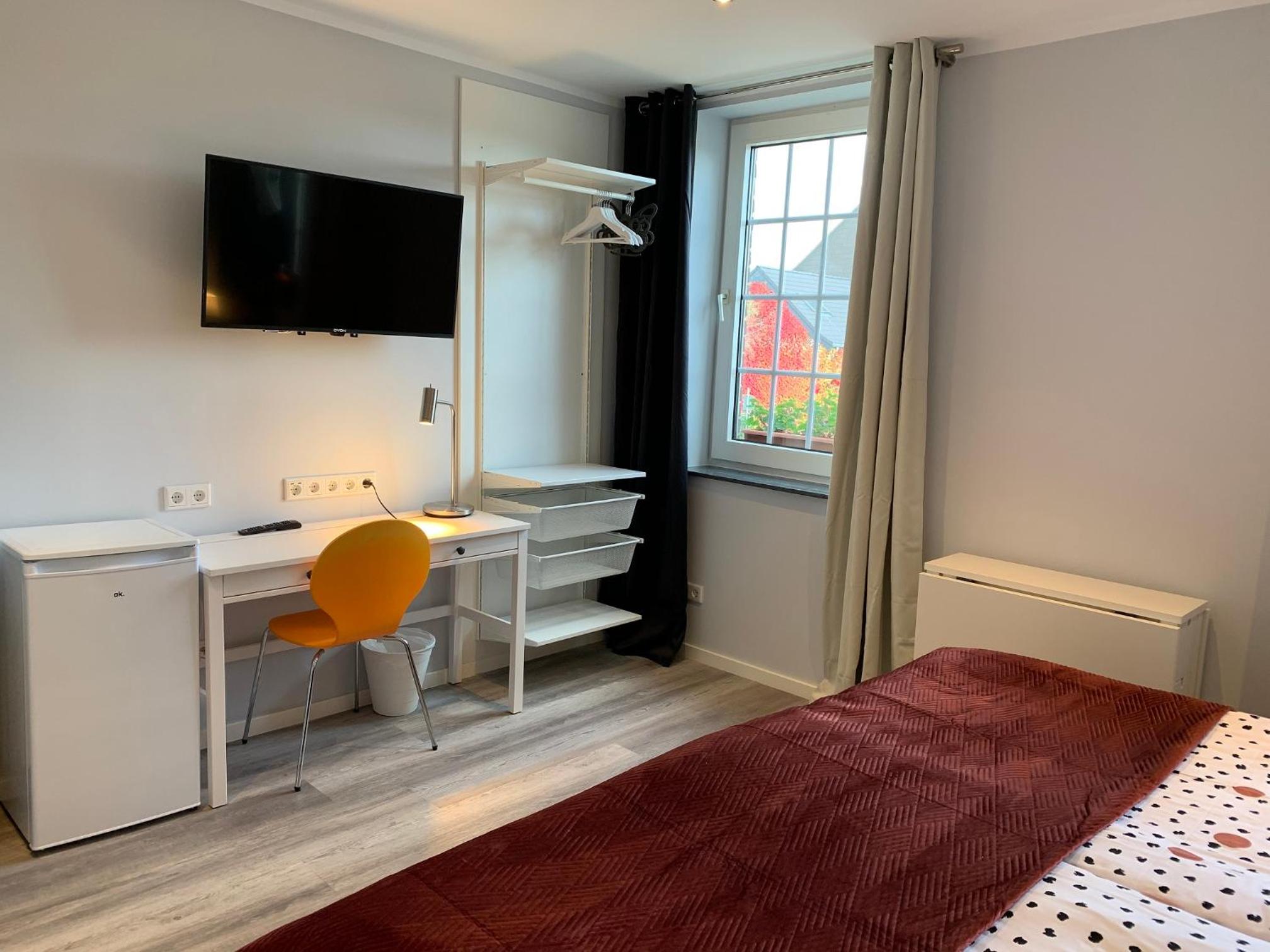 Double or Twin Room with Shared Bathroom photo 3