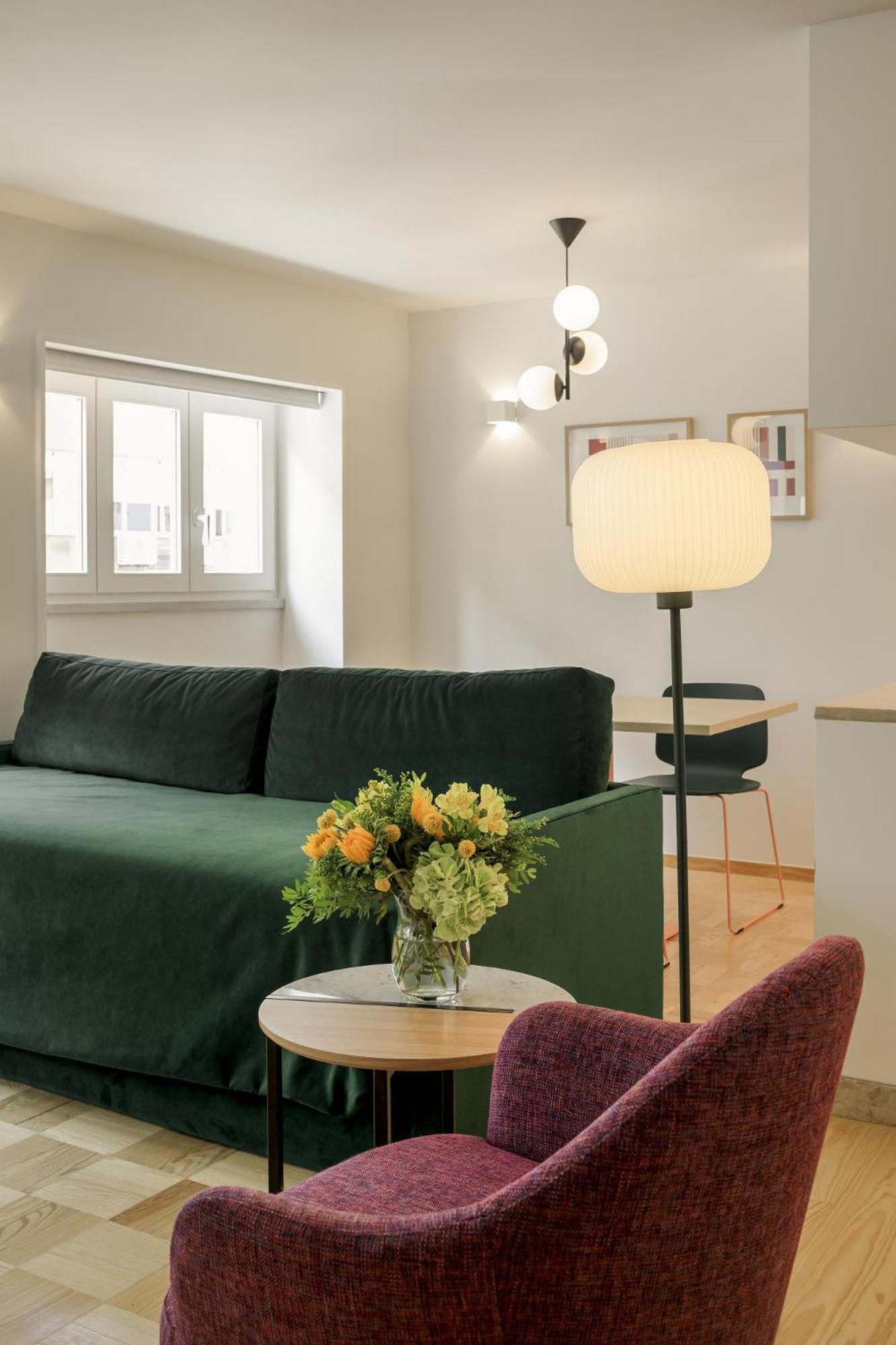 One-Bedroom Apartment - Photo 3