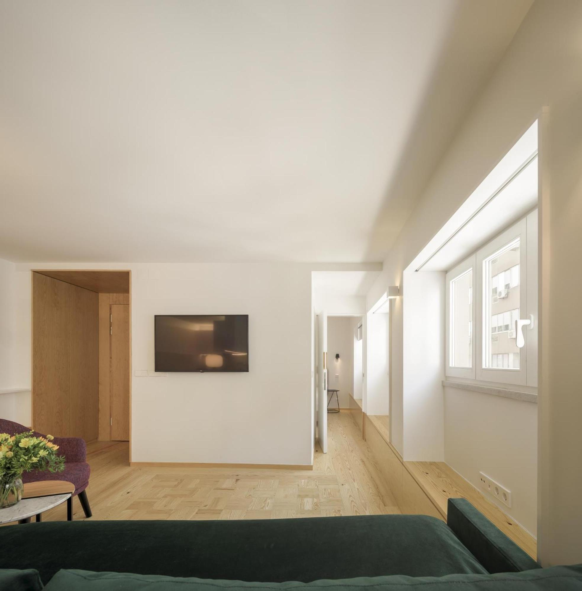 One-Bedroom Apartment - Photo 4