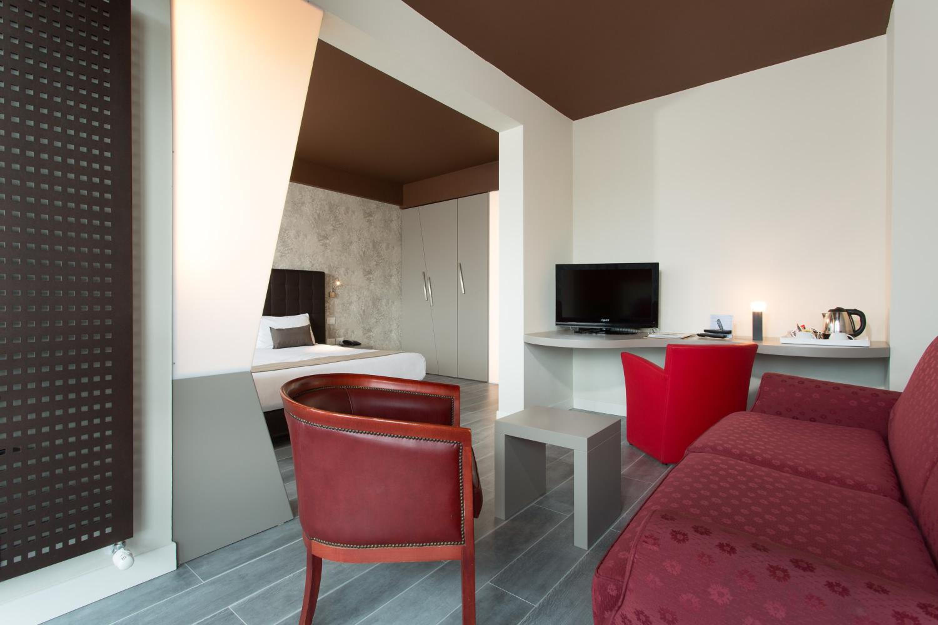 Family Room - Photo 4