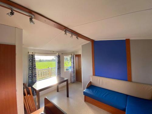 Mobile Home photo 2
