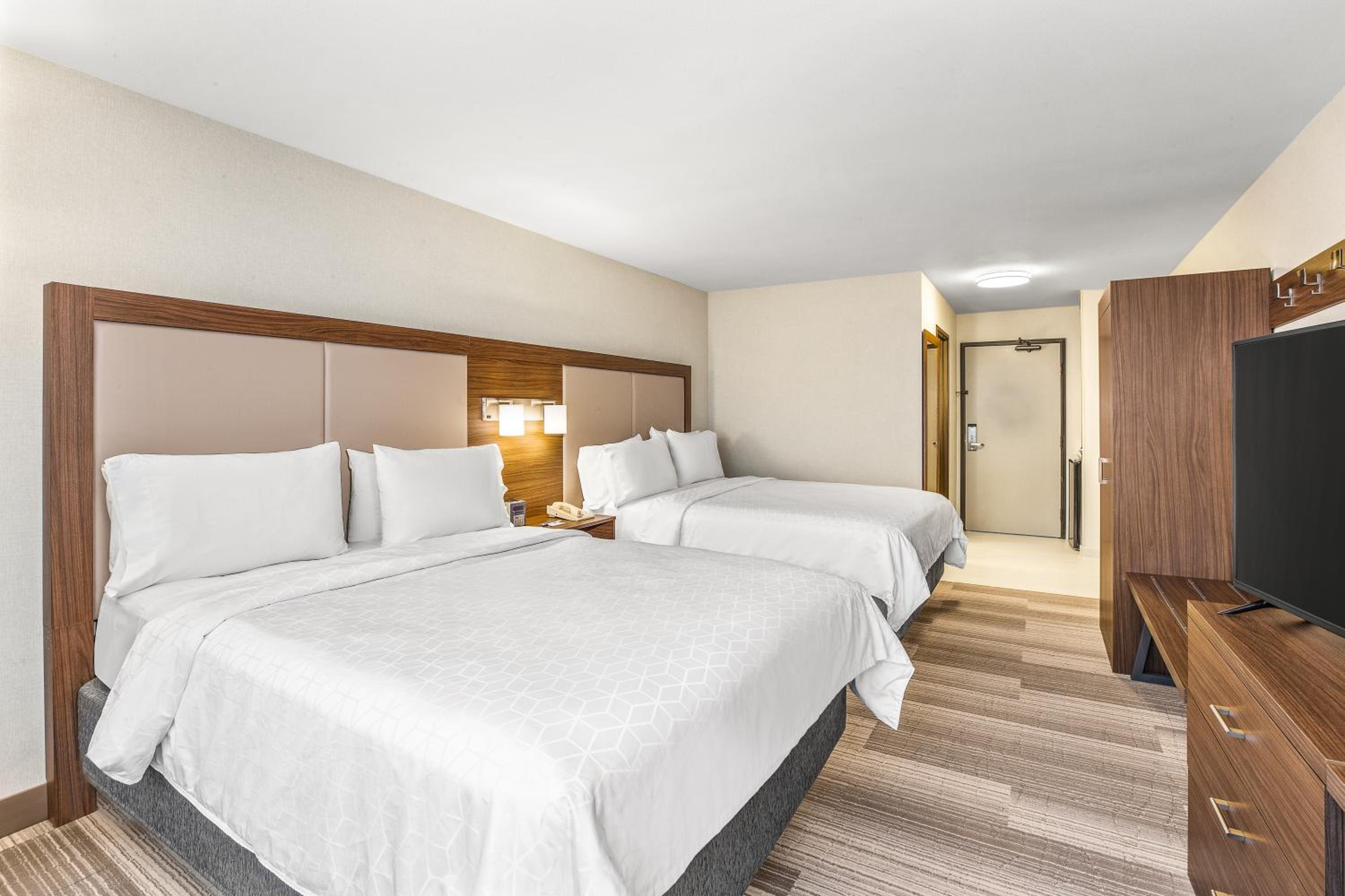 Queen Room with Two Queen Beds - Disability Access Hearing Accessible - Roll-In Shower photo 1