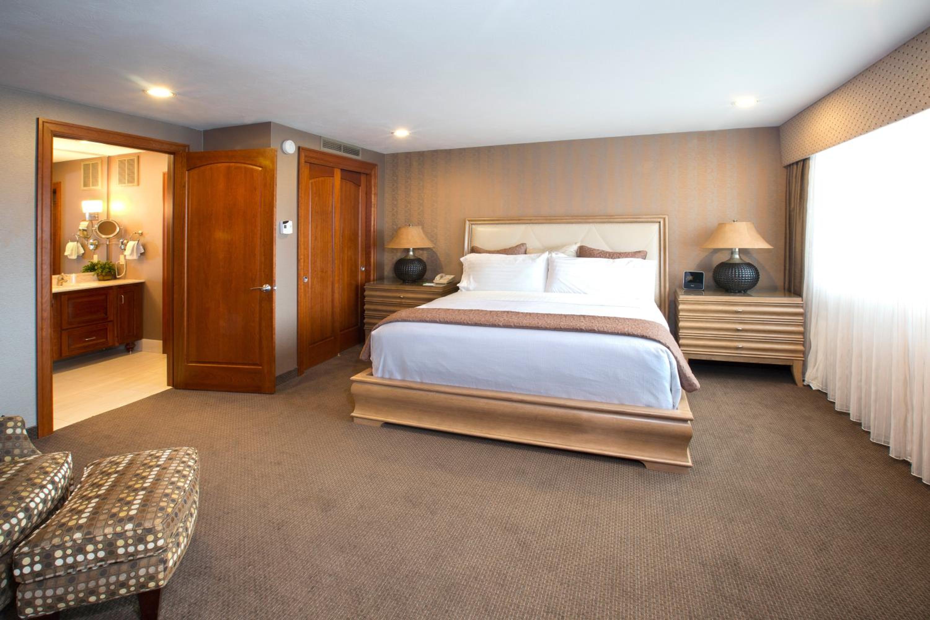 Presidential King Suite photo 1