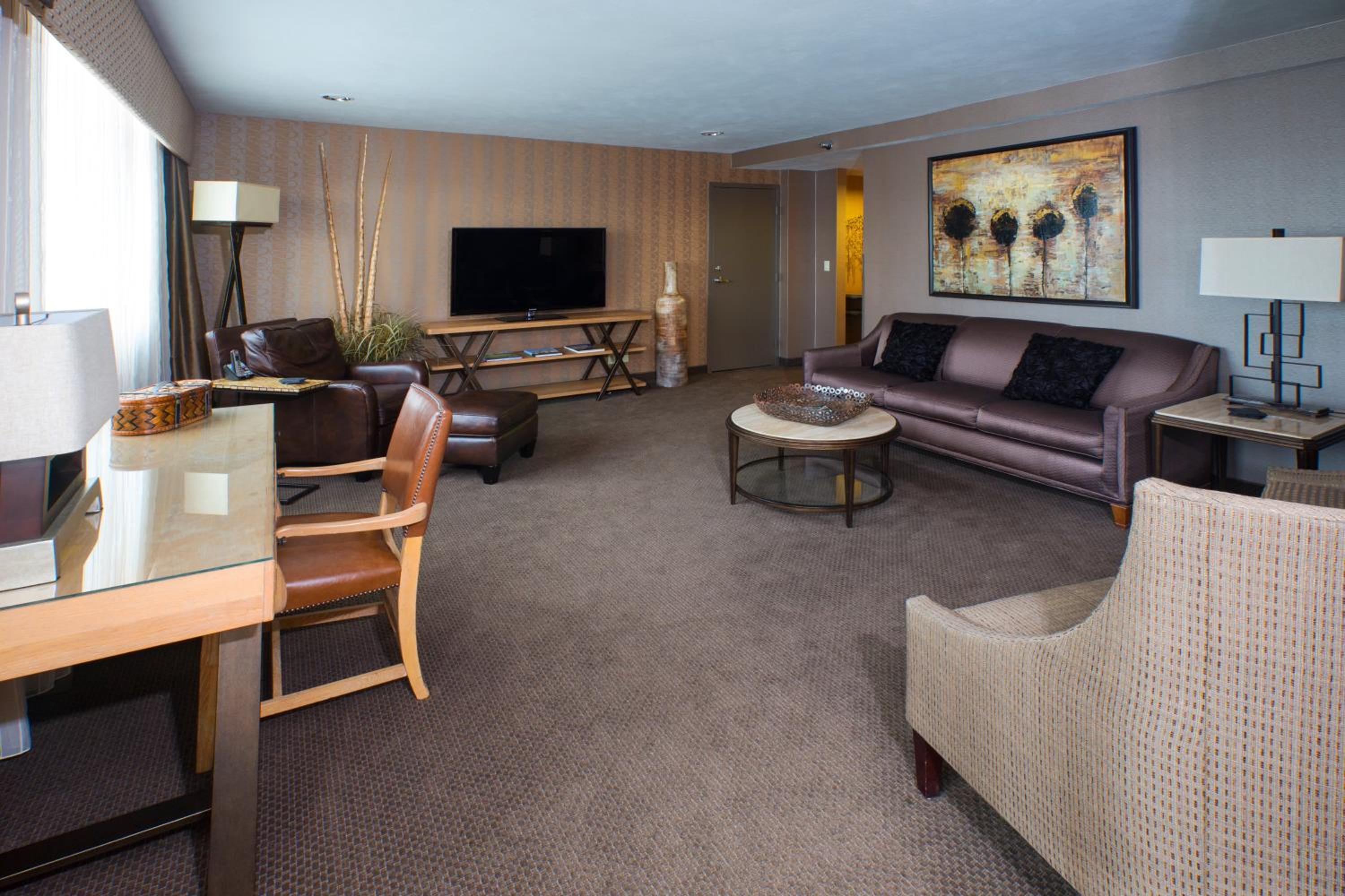 Presidential King Suite photo 2