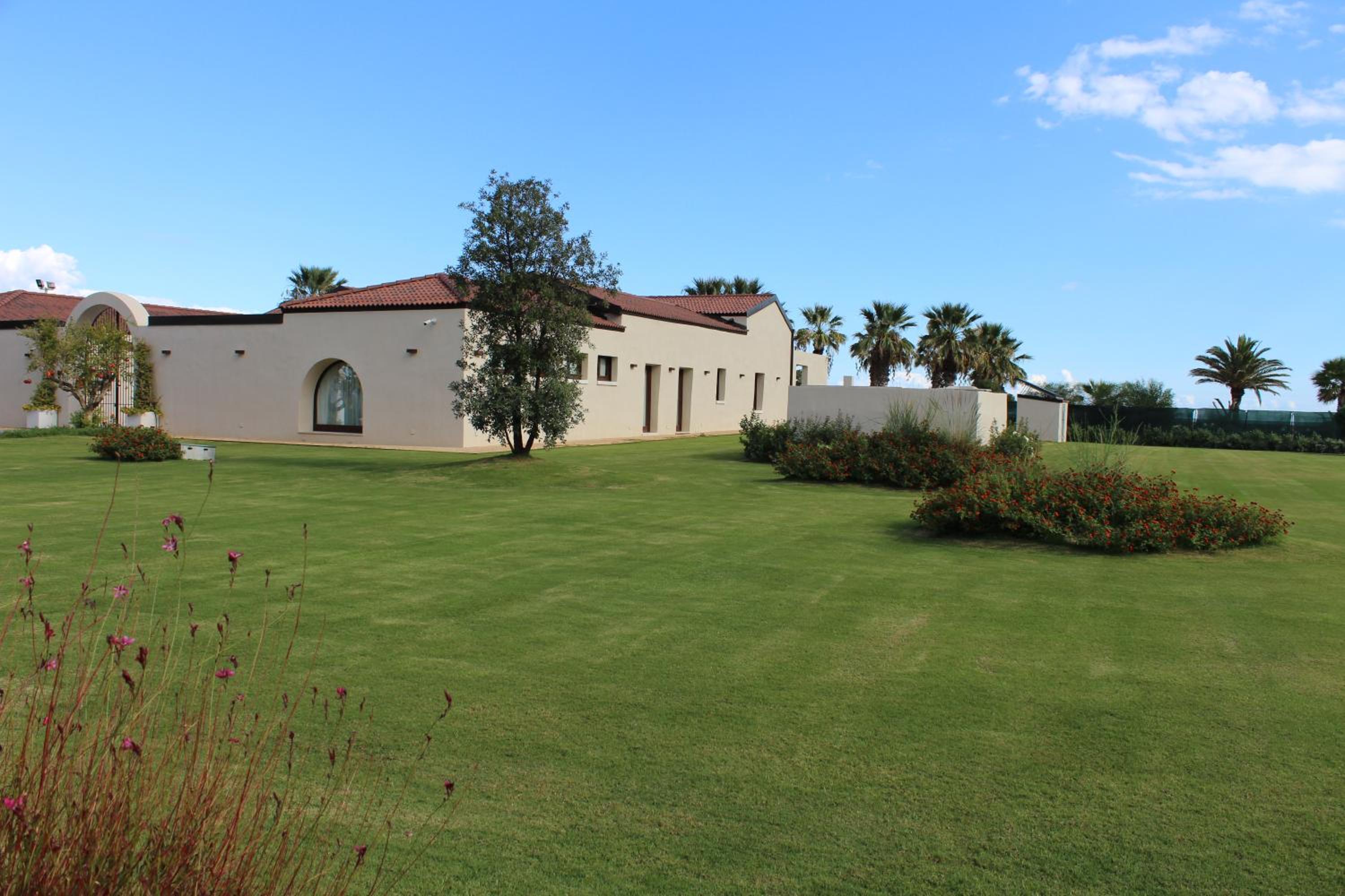 Villa photo 2