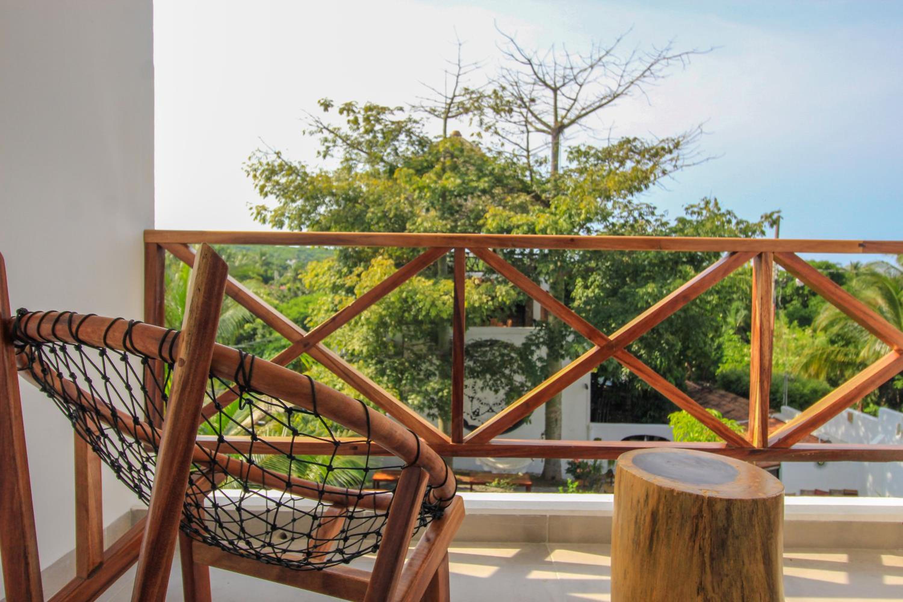 Double Room with Balcony - Photo 10