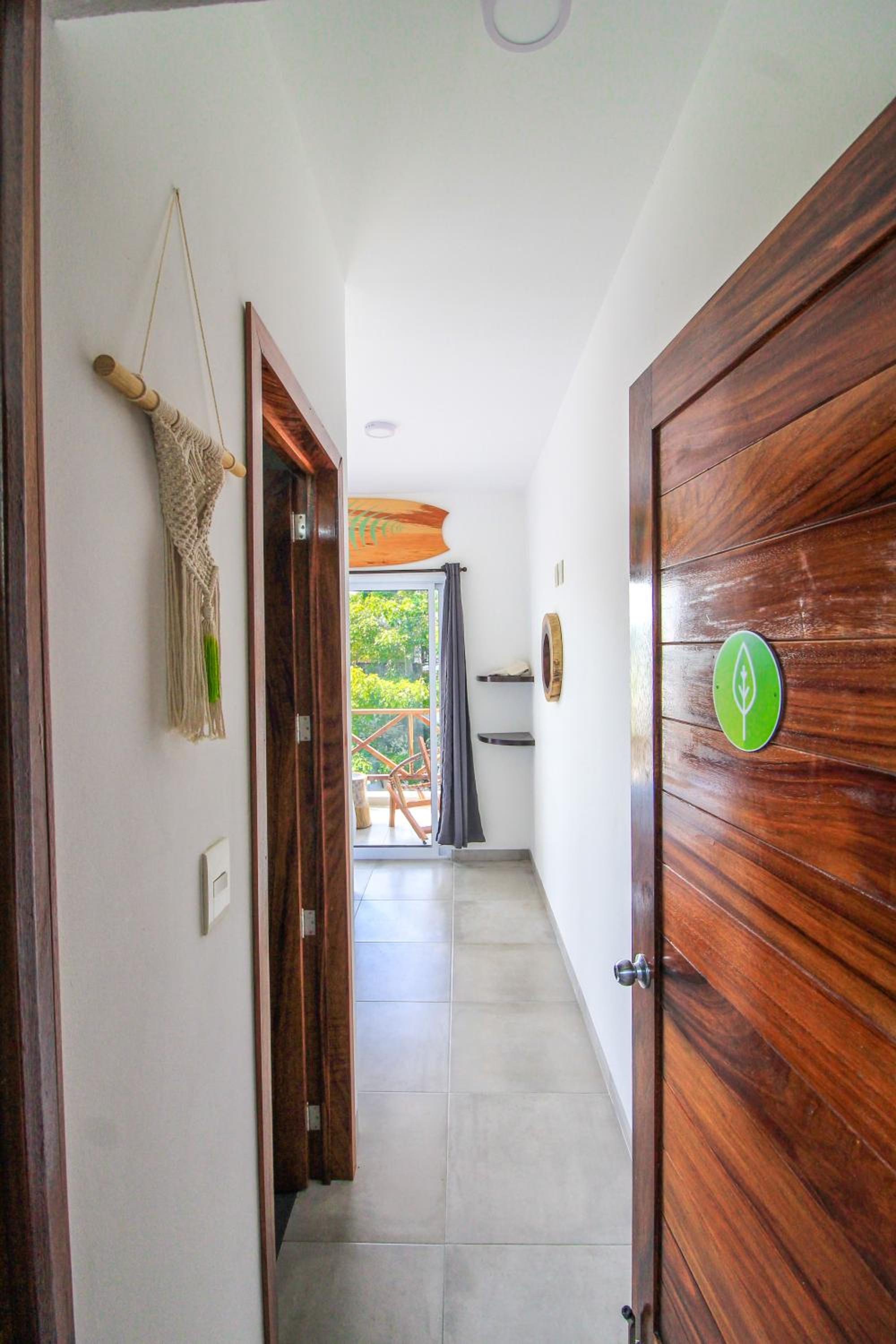 Double Room with Balcony - Photo 8