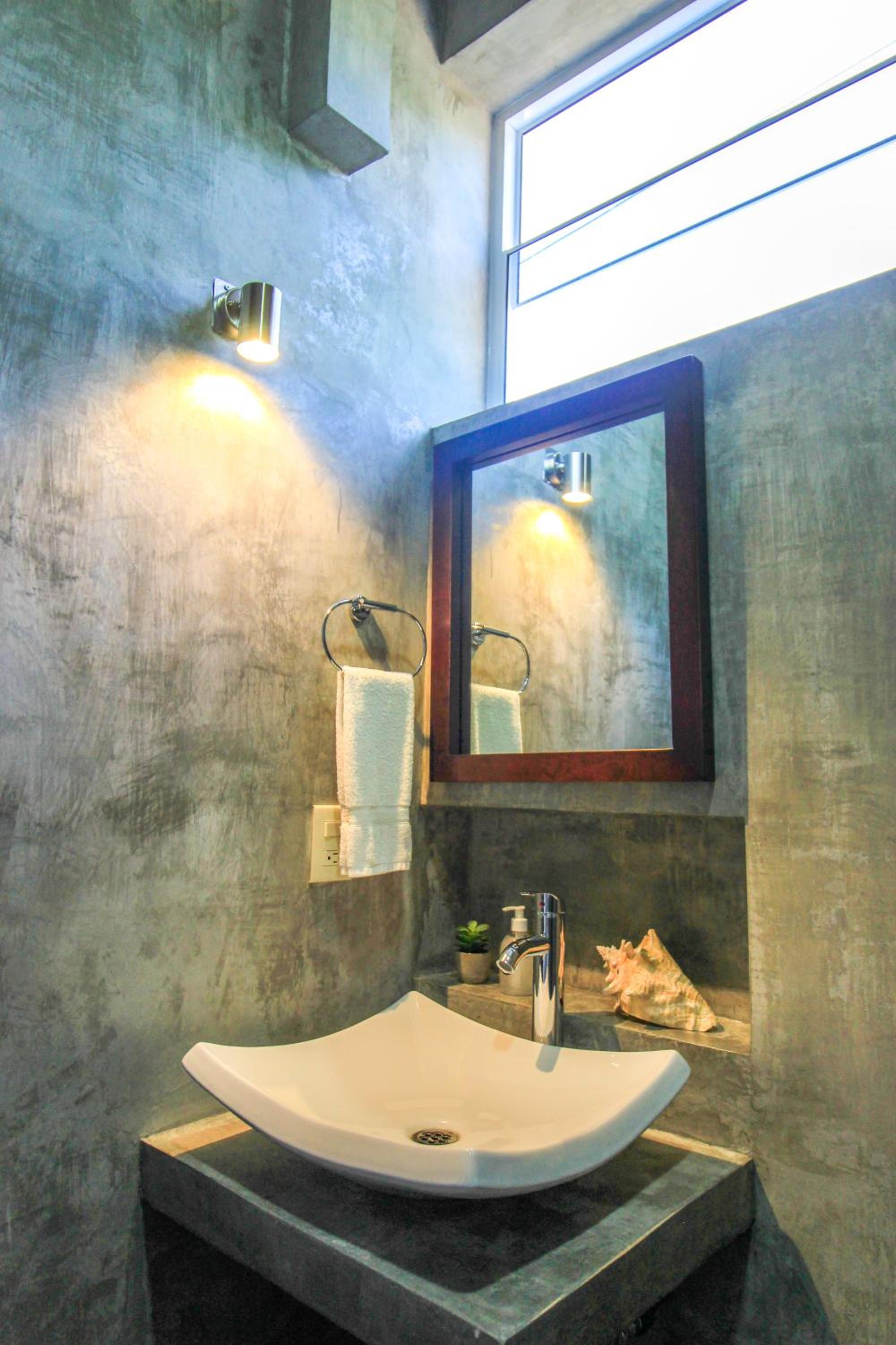 Double Room with Balcony - Photo 3