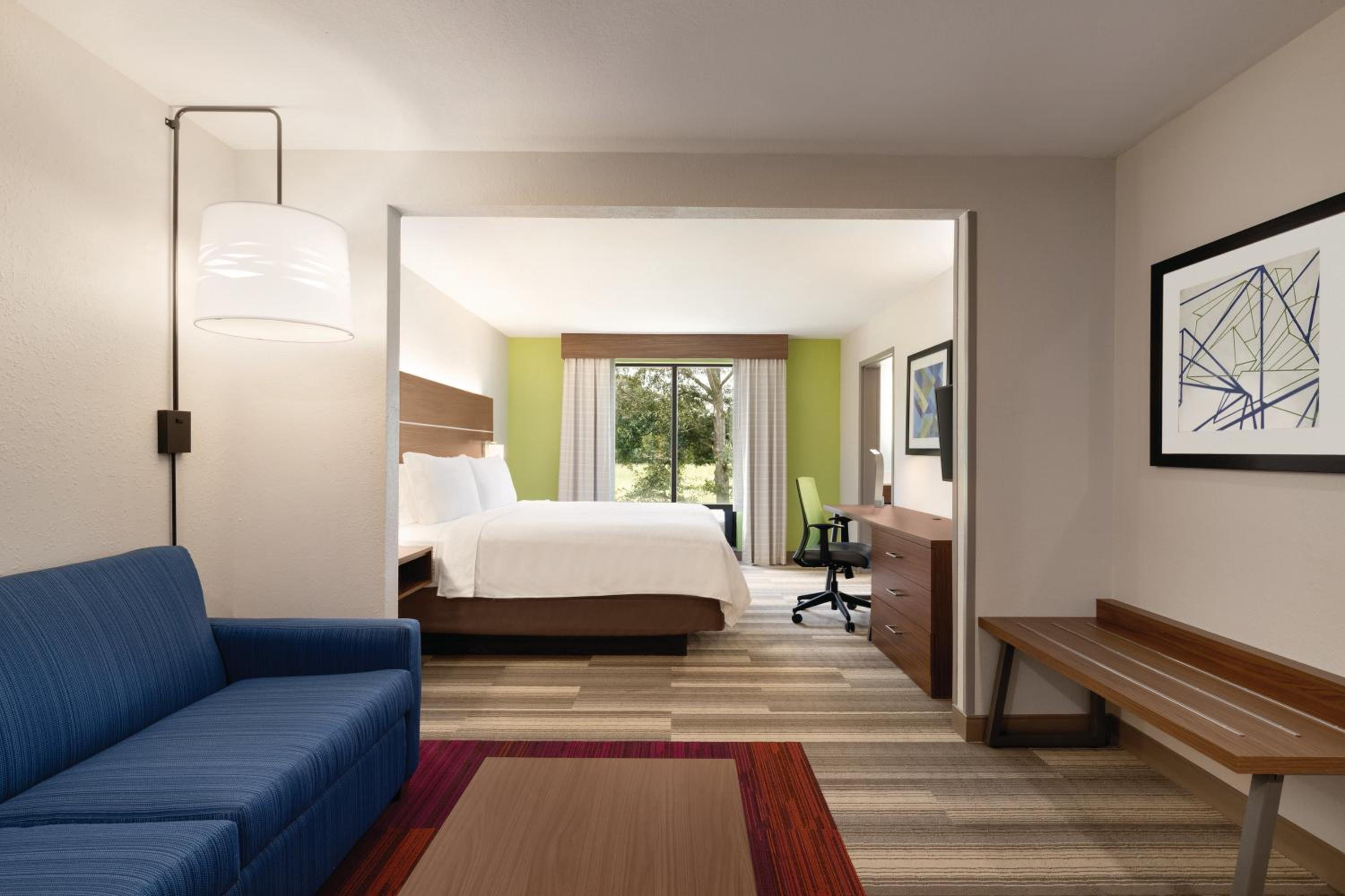 King Suite with Sofa Bed - Non-Smoking - Photo 1