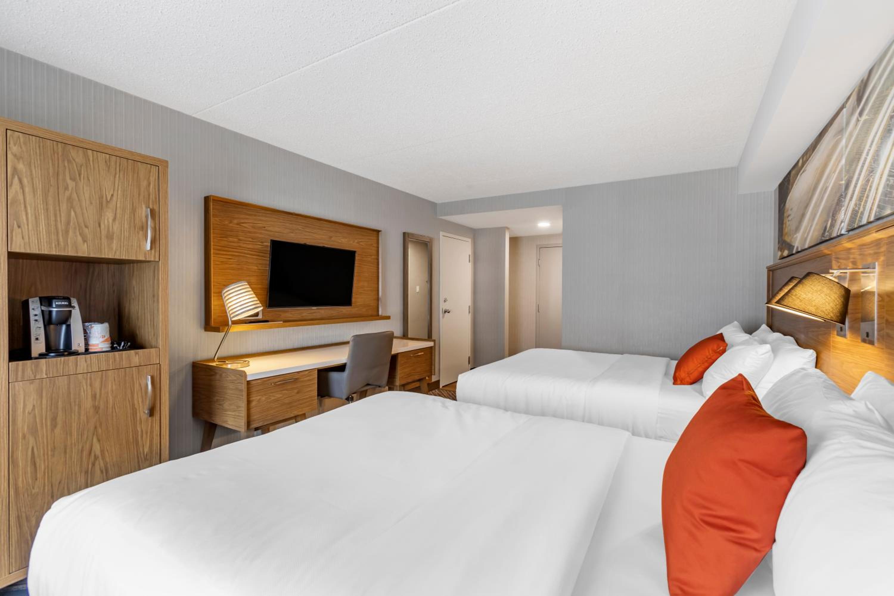 Quadruple Room - Non-Smoking - Photo 8