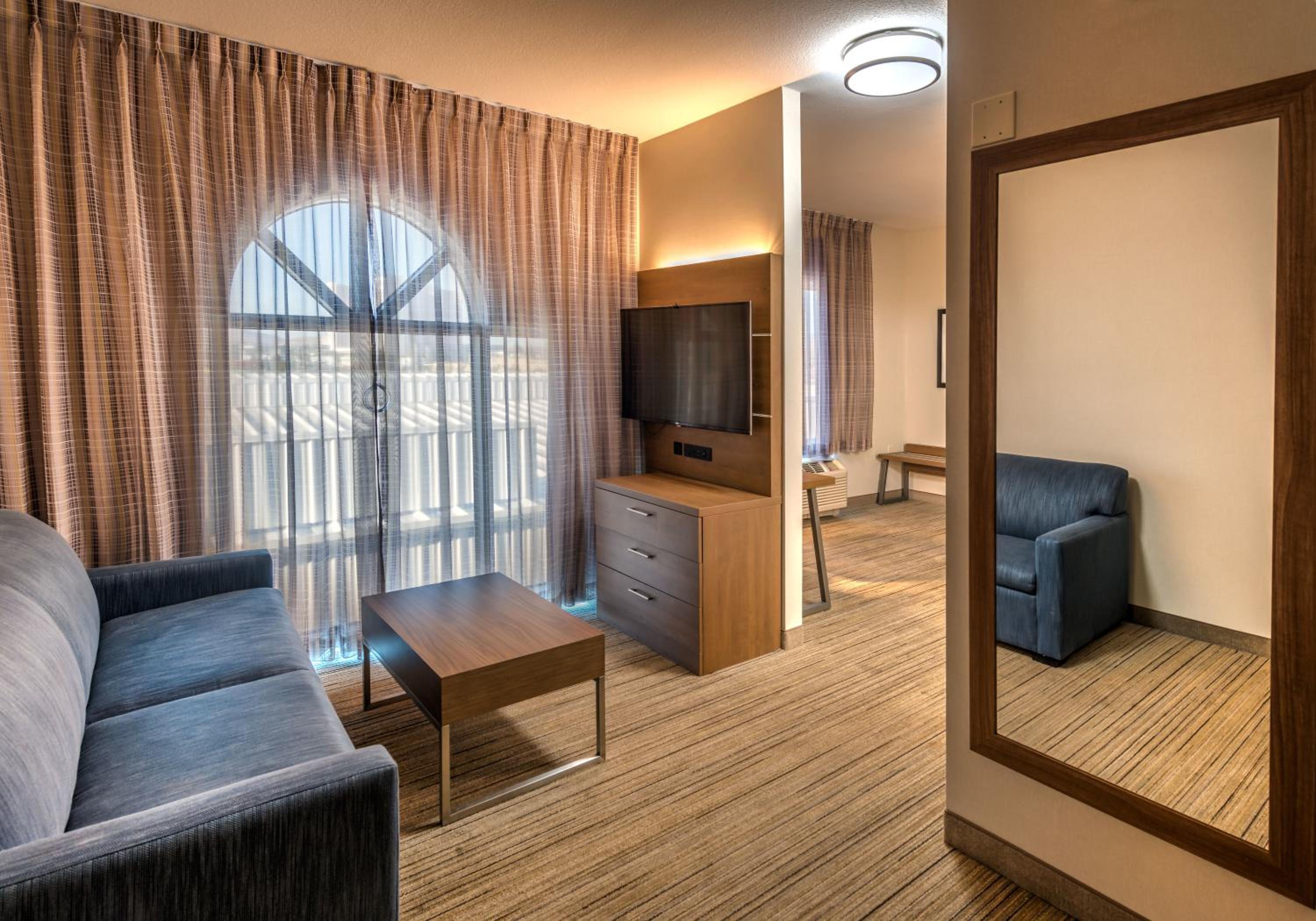 King Suite with Jetted Tub - Photo 2