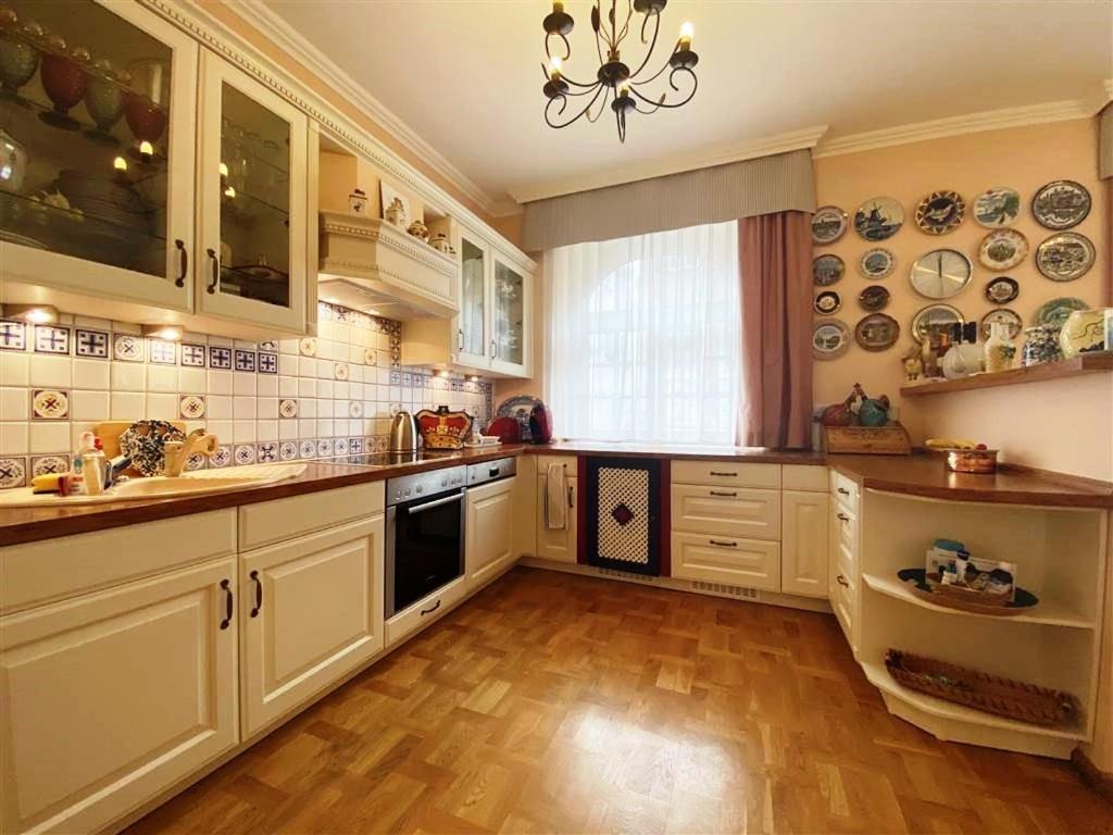 Two-Bedroom Apartment - Photo 8