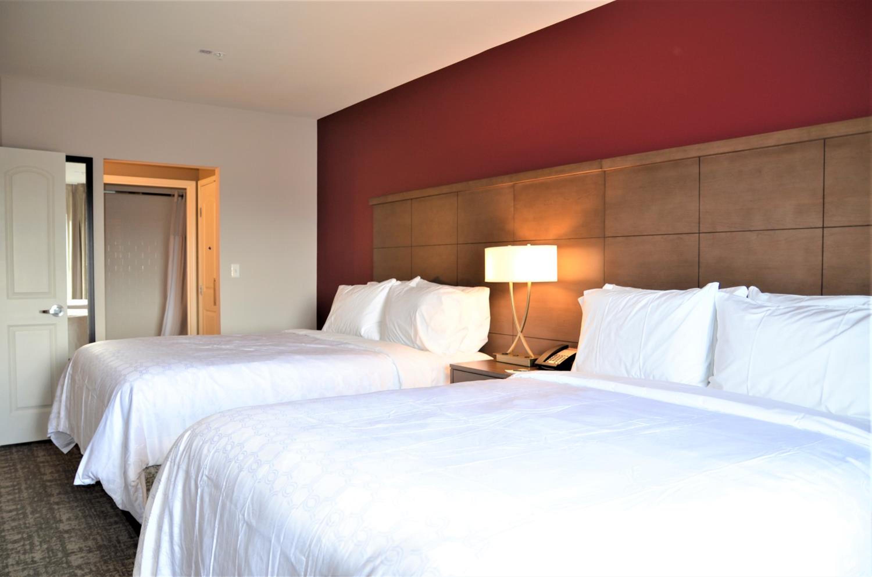 One-Bedroom Queen Suite - Photo 1