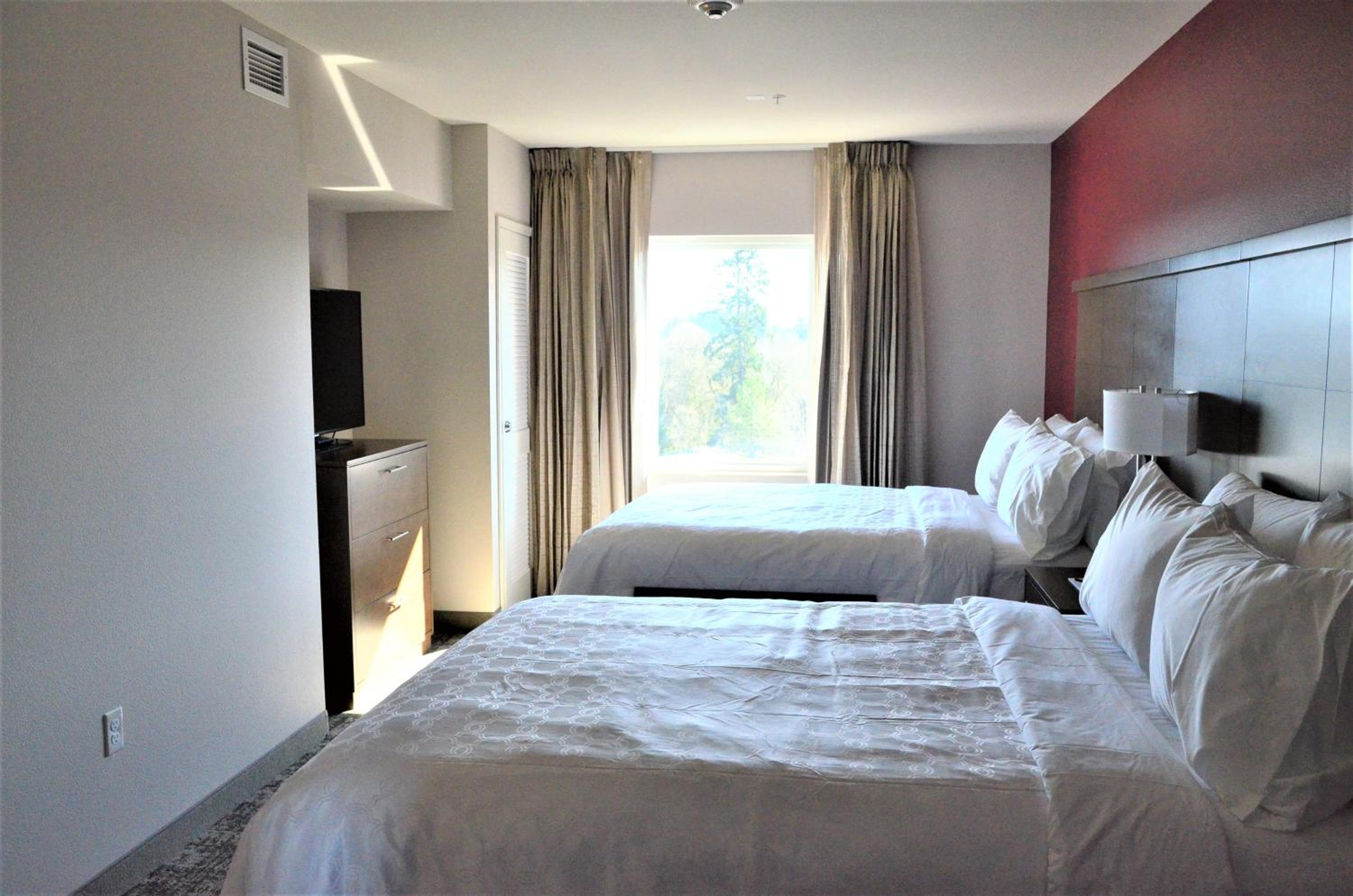 One-Bedroom Queen Suite - Photo 7