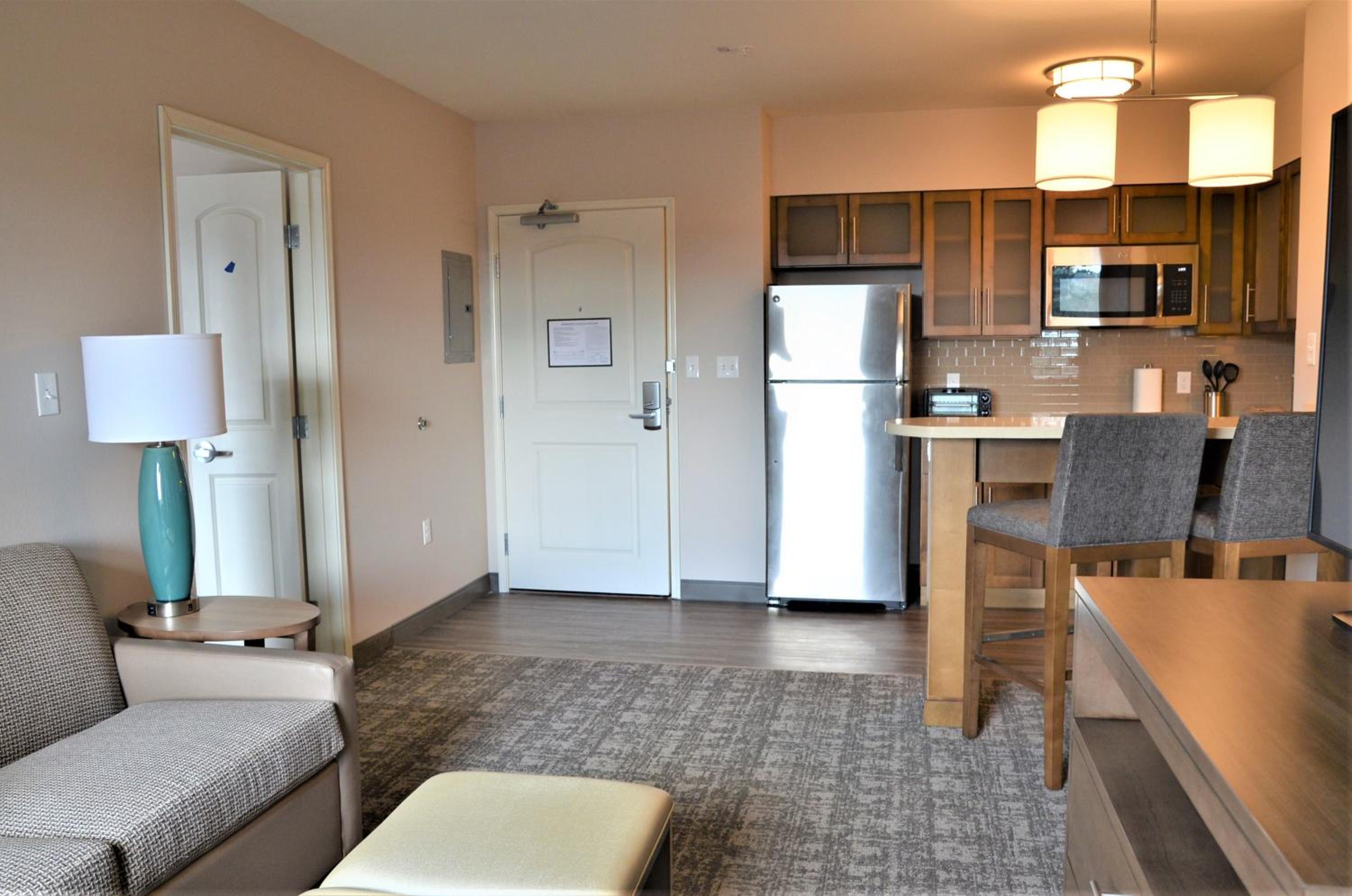One-Bedroom Suite - Photo 5