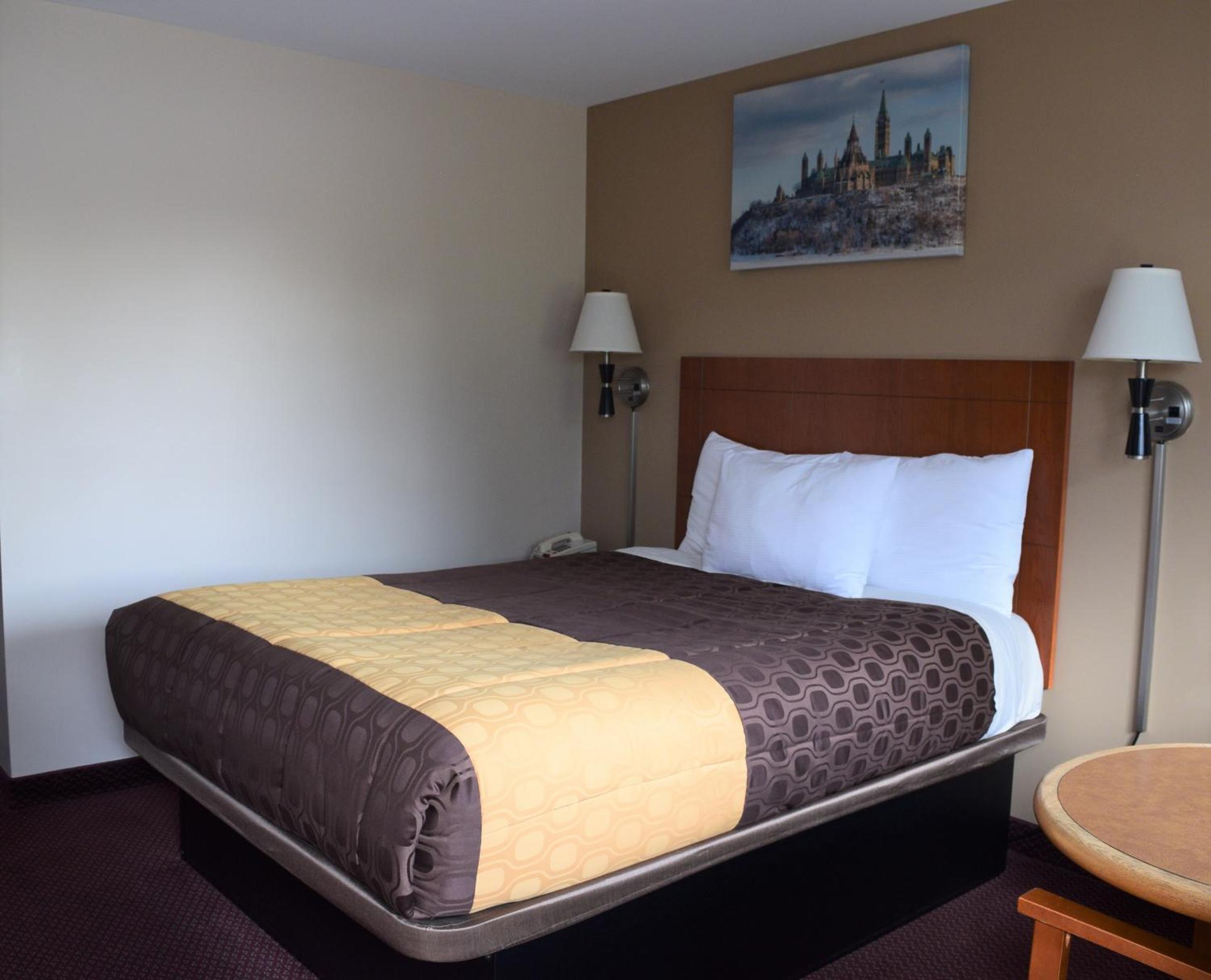 Queen Room - Non-Smoking - Photo 5