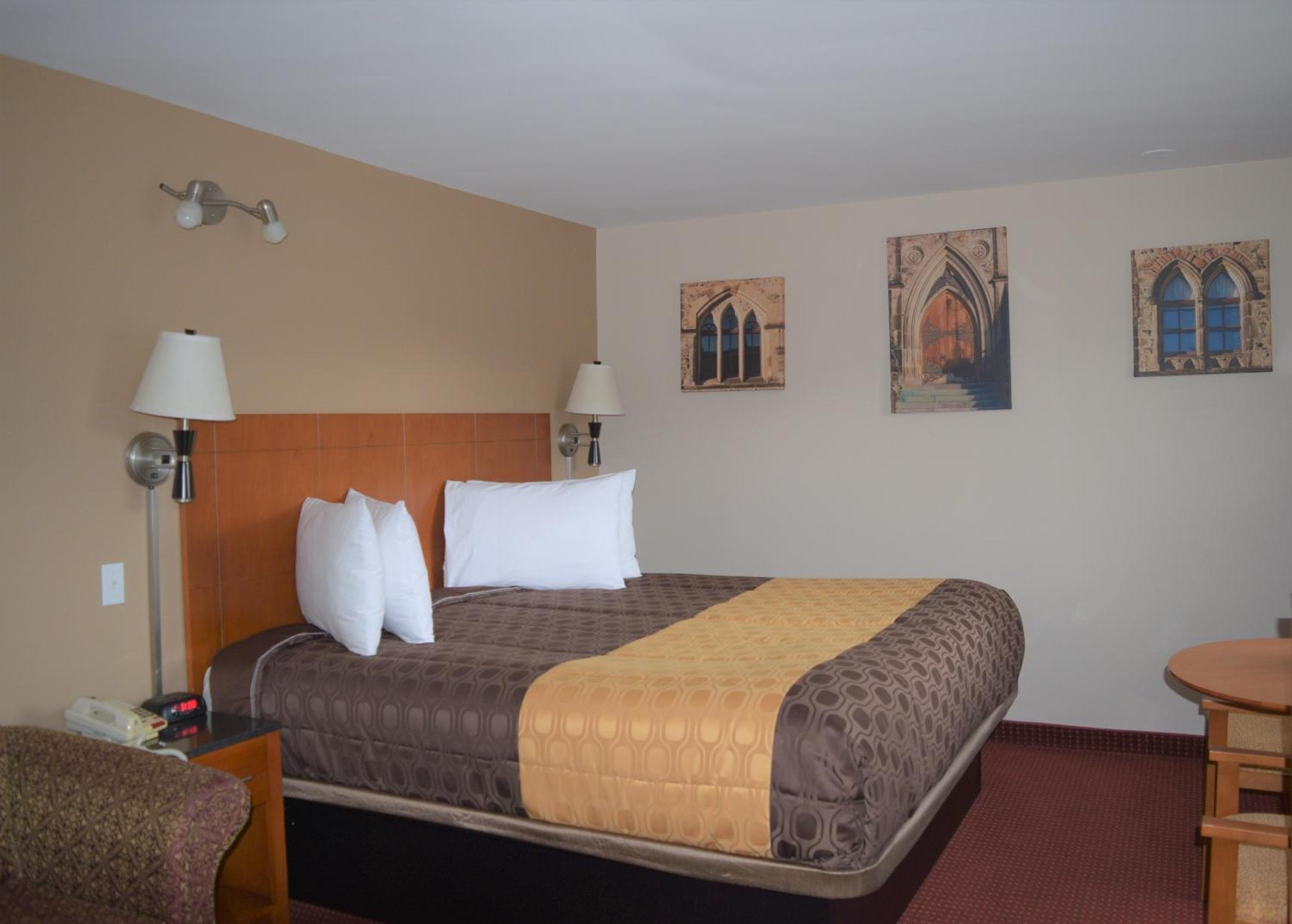 King Room - Non-Smoking - Photo 3