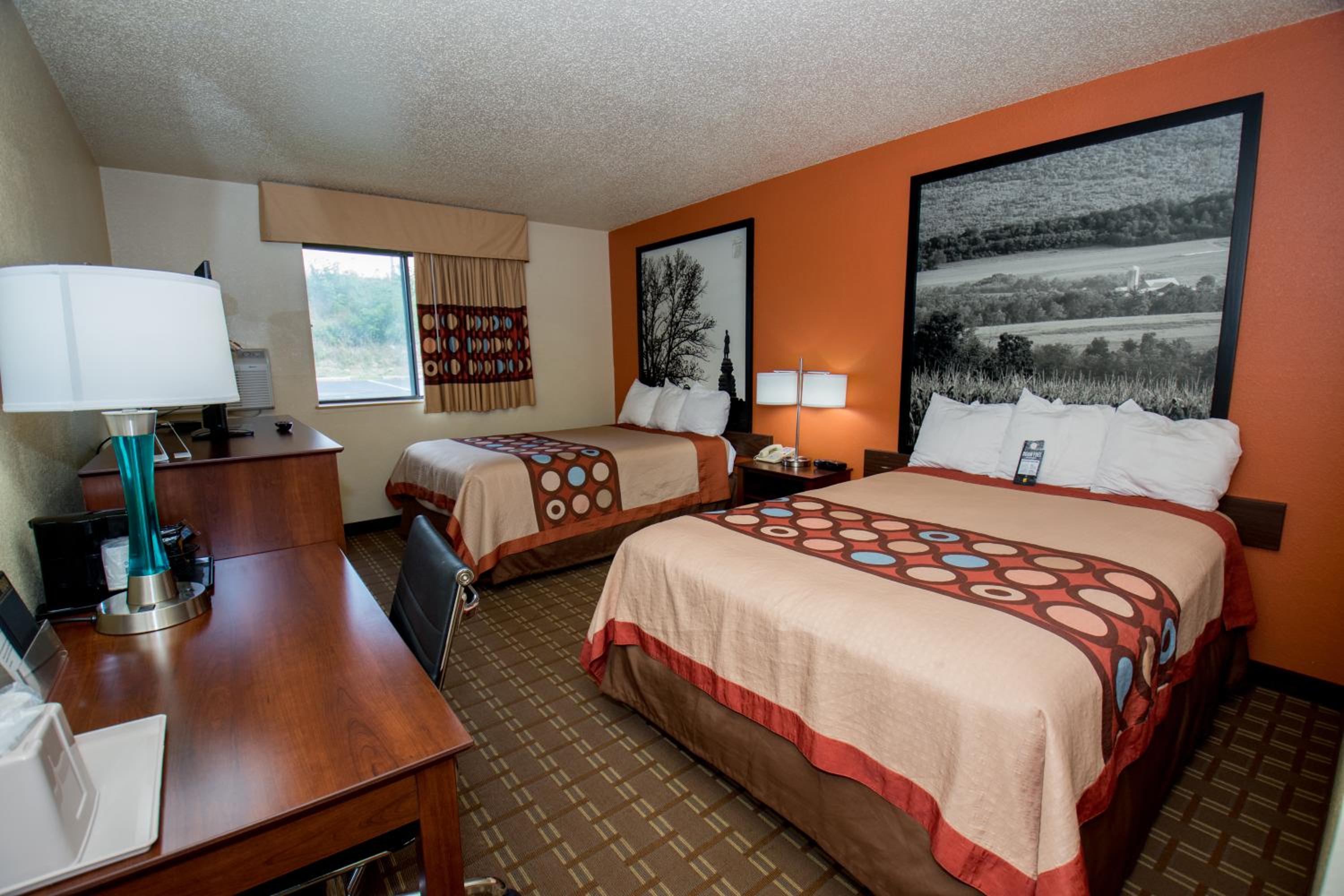 Deluxe Double Room with Two Double Beds - Non-Smoking - Photo 2
