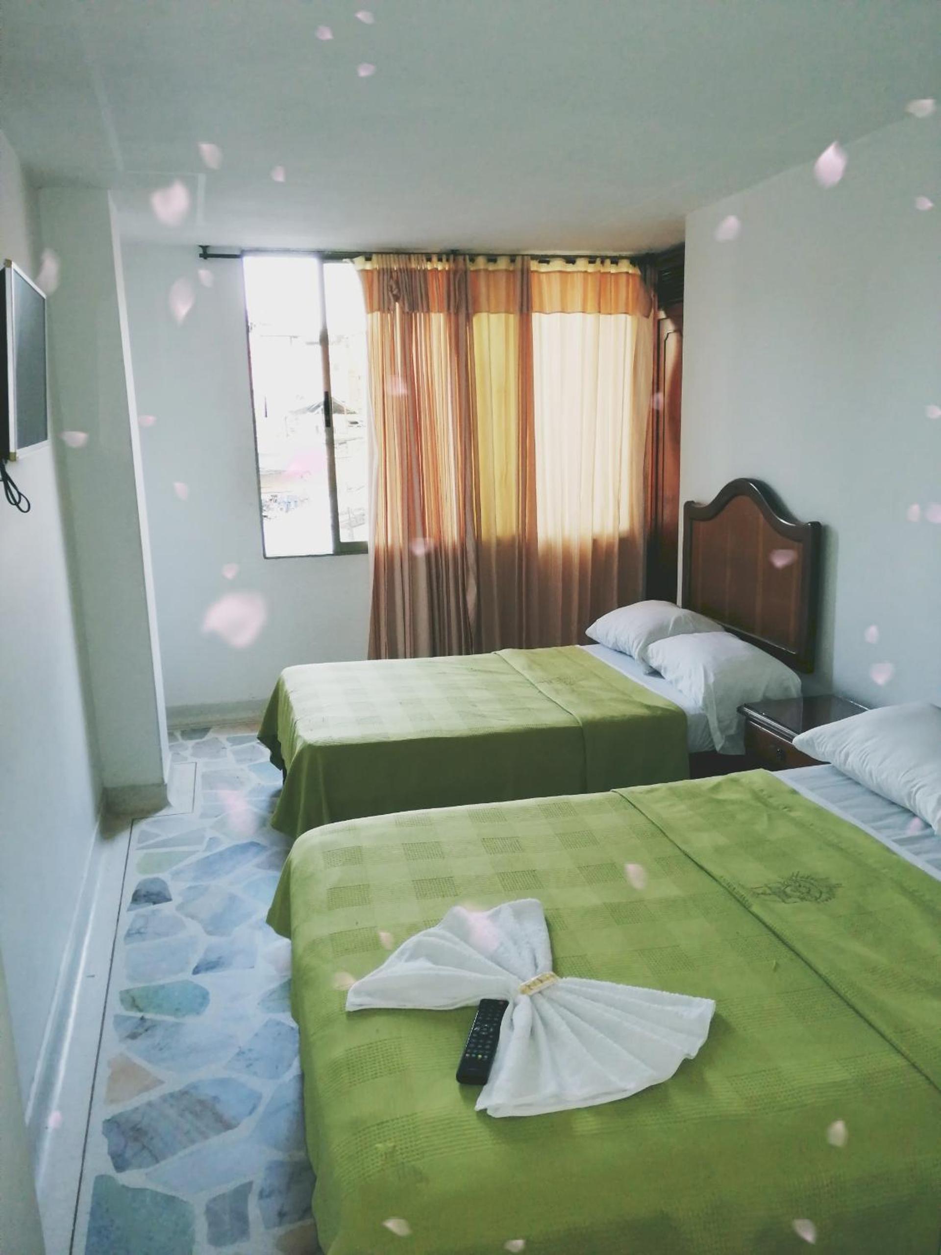 Deluxe Room (2 Adults + 1 Child)