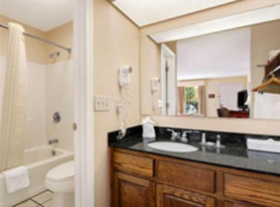 King Room - Non-Smoking - Photo 5
