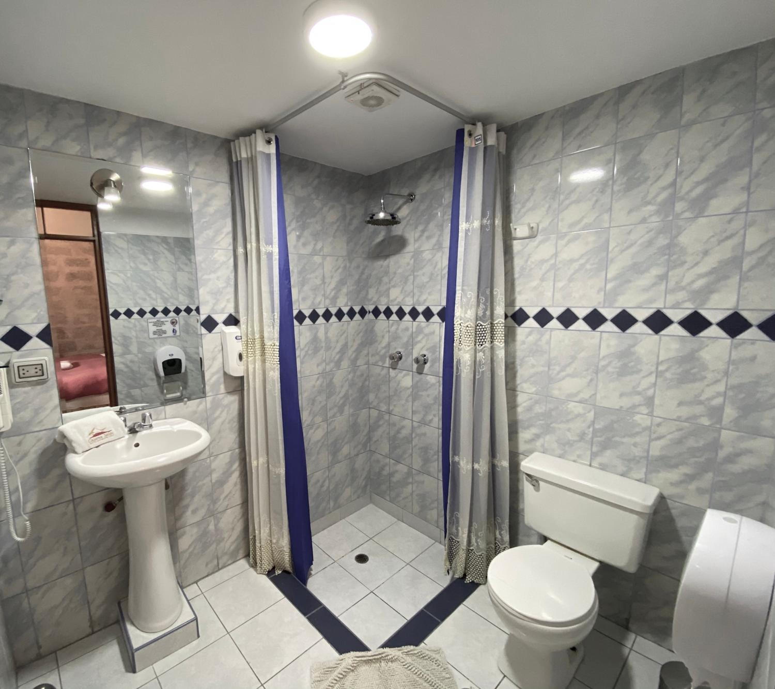Double or Twin Room - Photo 18