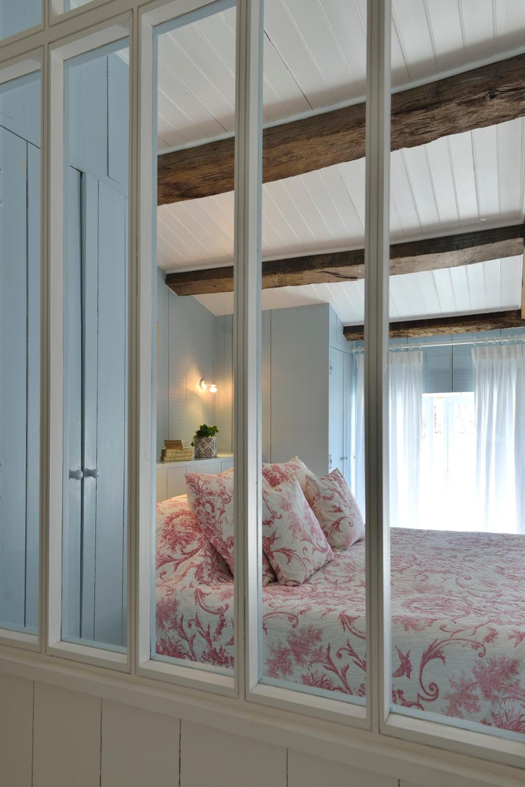 Standard Double Room - Photo 11