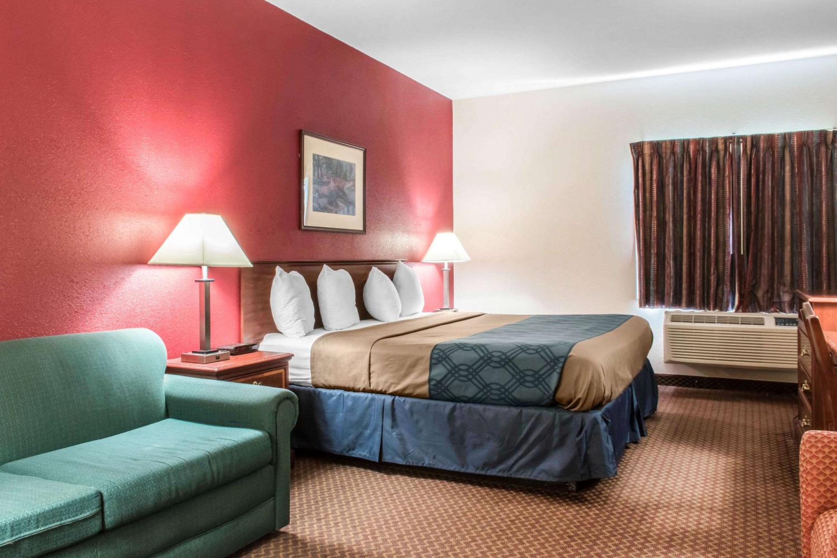 King Room - Non-Smoking - Photo 1