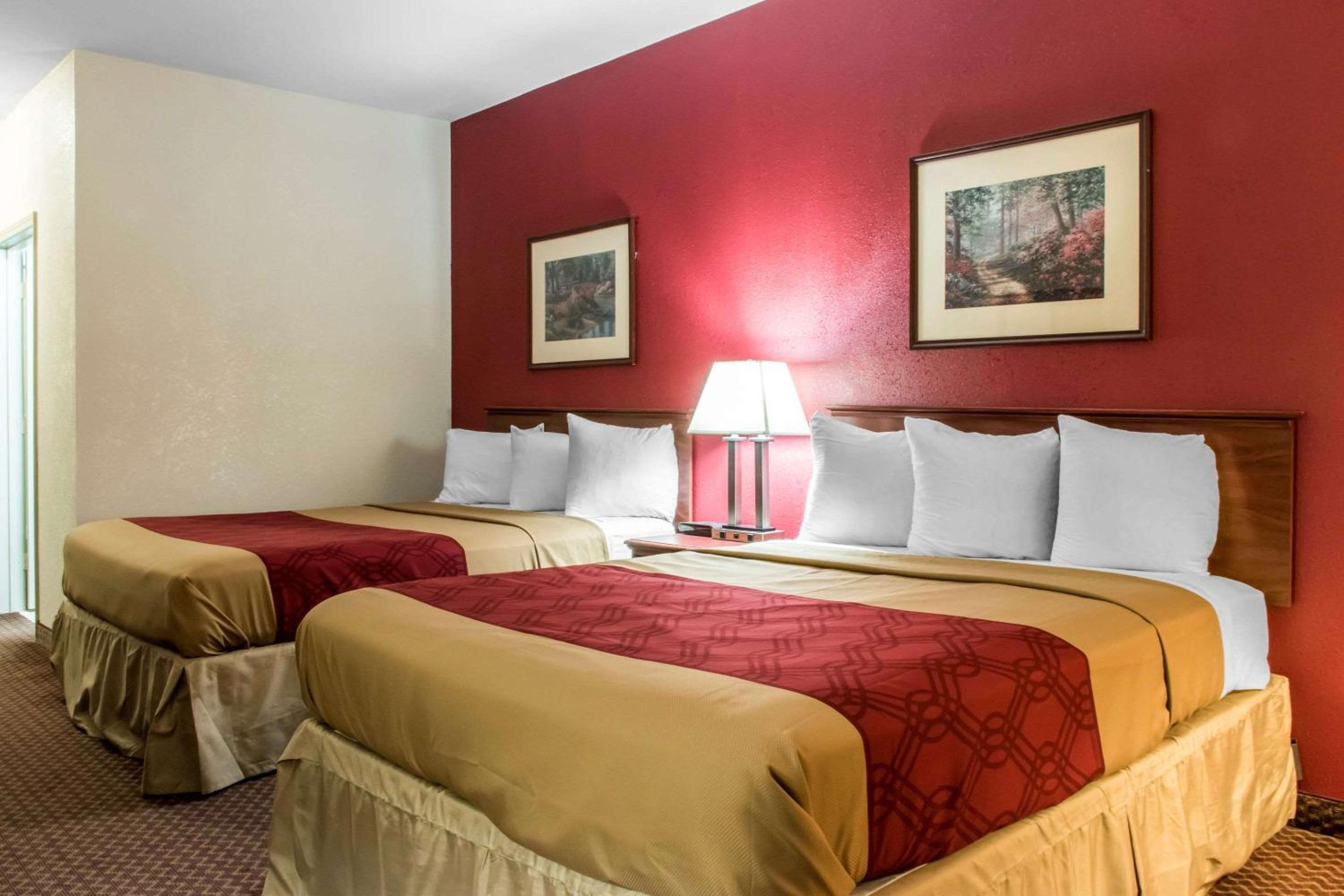 Double Room with Two Double Beds - Non-Smoking - Photo 2